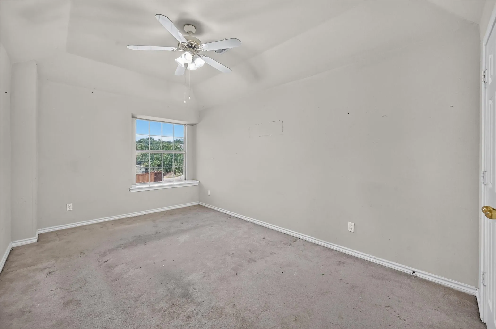 Single Family Residence For Sale in Denton County , 1225 Sam Dennis Drive, Lewisville, Texas 75077, 4 Bedroom, 3 Bathroom, 2 Garage spaces, 2,654 Sqft, built in 1995, mls#21357699, Real Estate Agent in Lewisville, Homes For Sale in Denton county, Homes For Sale in Lewisville, Realtor in Lewisville Texas, Real Estate Brokerage Independent Realty Texas, Luminita Cordes Realtor