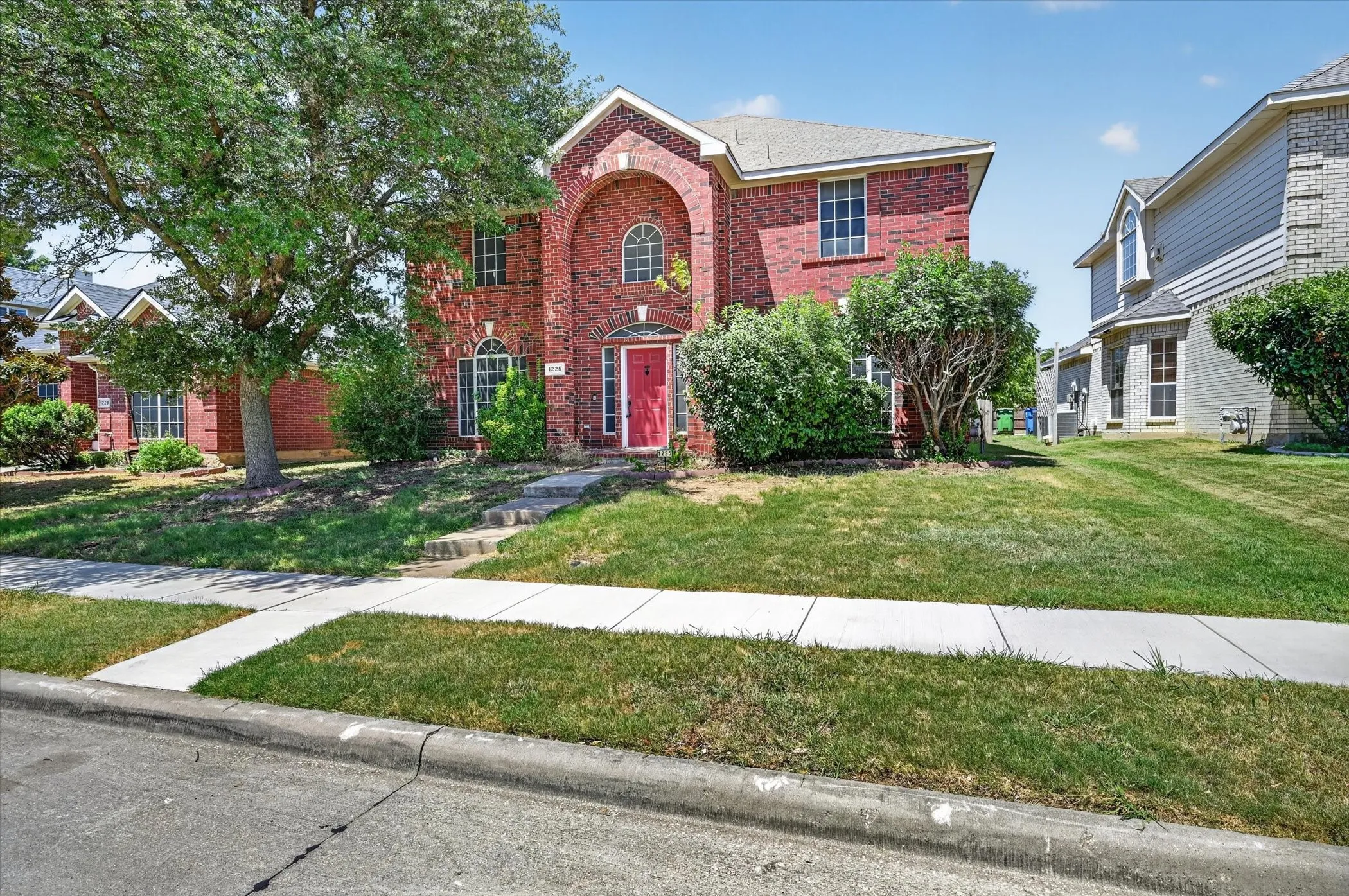 Single Family Residence For Sale in Denton County , 1225 Sam Dennis Drive, Lewisville, Texas 75077, 4 Bedroom, 3 Bathroom, 2 Garage spaces, 2,654 Sqft, built in 1995, mls#21357699, Real Estate Agent in Lewisville, Homes For Sale in Denton county, Homes For Sale in Lewisville, Realtor in Lewisville Texas, Real Estate Brokerage Independent Realty Texas, Luminita Cordes Realtor