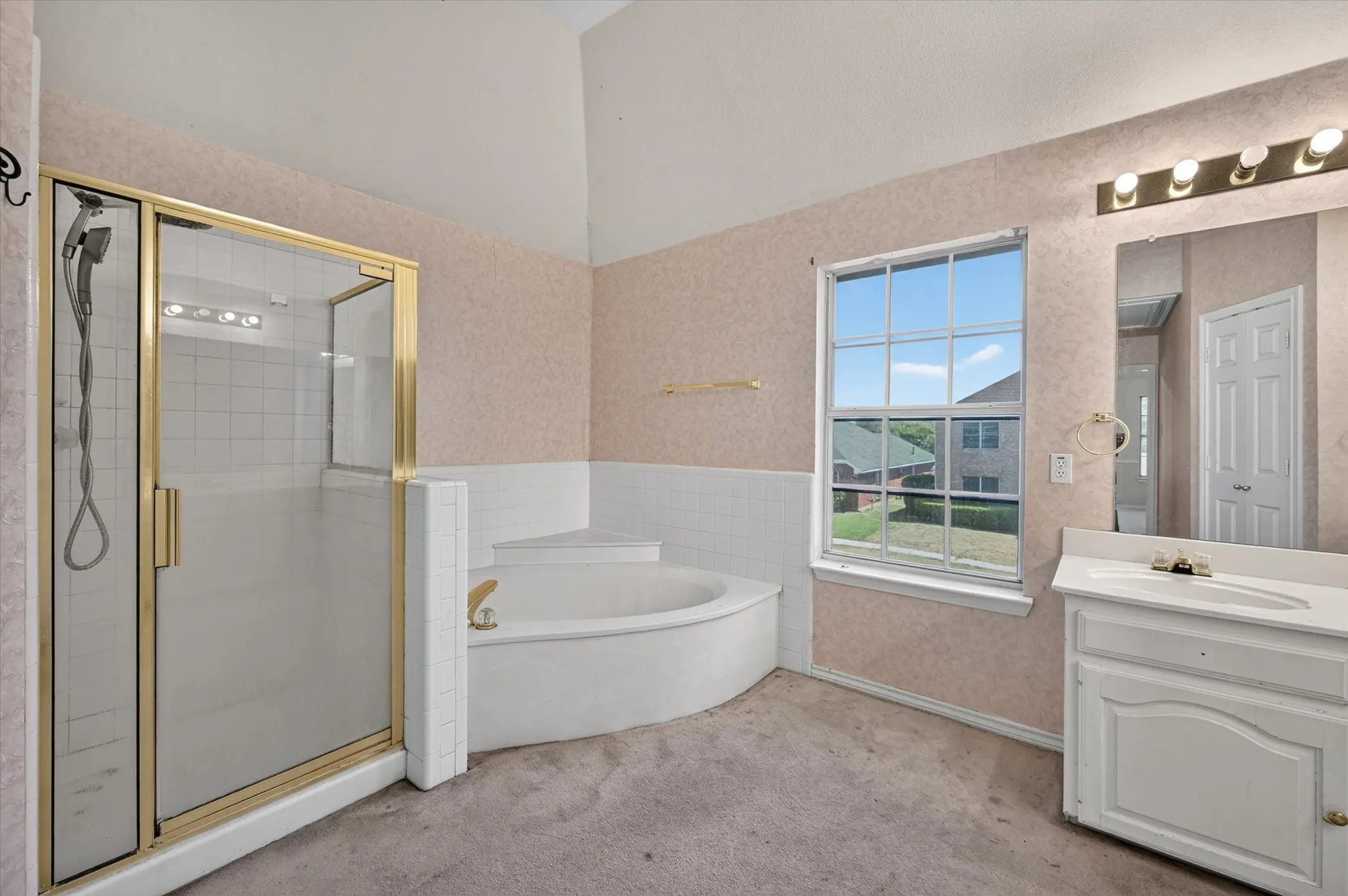Single Family Residence For Sale in Denton County , 1225 Sam Dennis Drive, Lewisville, Texas 75077, 4 Bedroom, 3 Bathroom, 2 Garage spaces, 2,654 Sqft, built in 1995, mls#21357699, Real Estate Agent in Lewisville, Homes For Sale in Denton county, Homes For Sale in Lewisville, Realtor in Lewisville Texas, Real Estate Brokerage Independent Realty Texas, Luminita Cordes Realtor