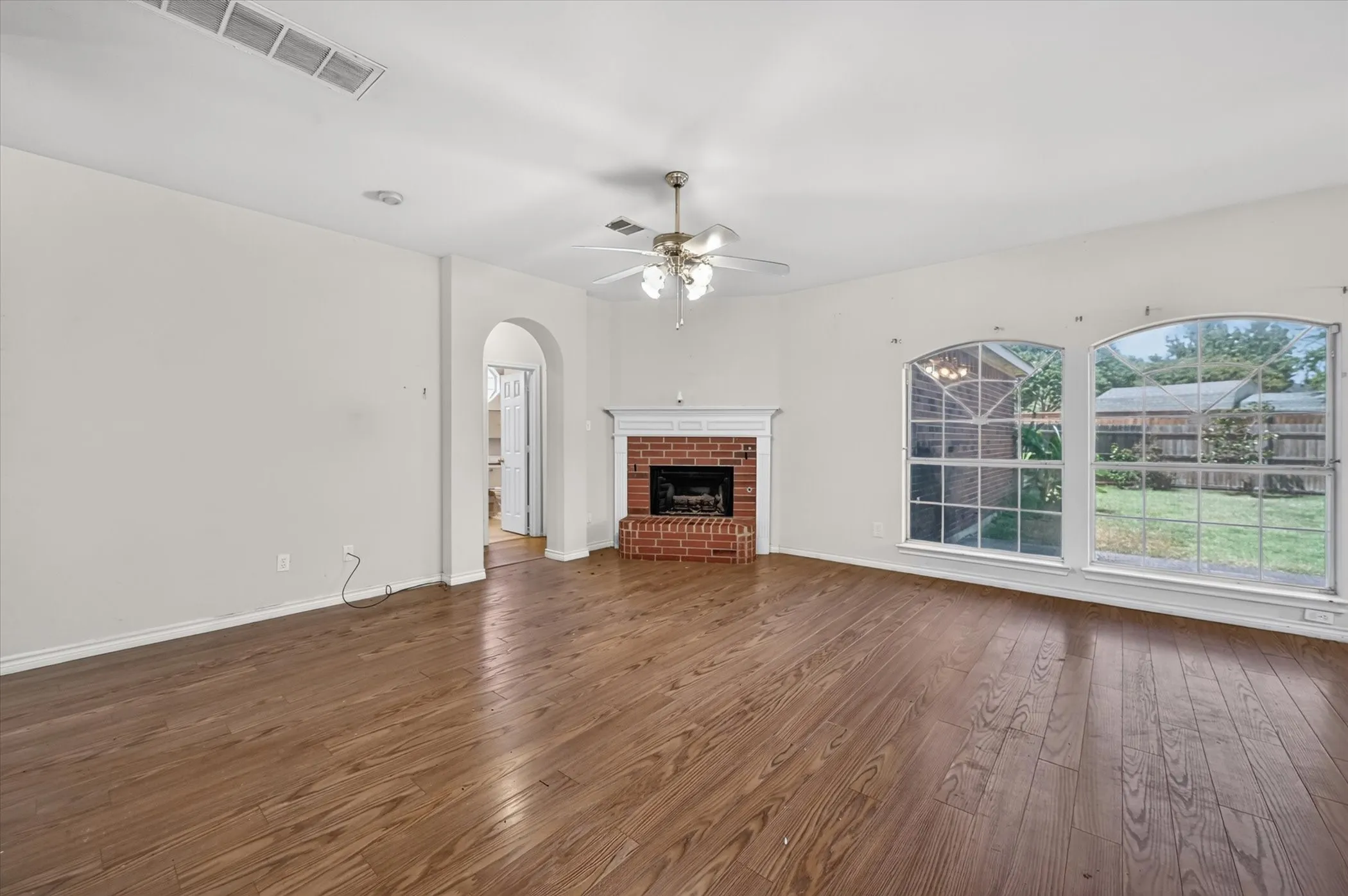 Single Family Residence For Sale in Denton County , 1225 Sam Dennis Drive, Lewisville, Texas 75077, 4 Bedroom, 3 Bathroom, 2 Garage spaces, 2,654 Sqft, built in 1995, mls#21357699, Real Estate Agent in Lewisville, Homes For Sale in Denton county, Homes For Sale in Lewisville, Realtor in Lewisville Texas, Real Estate Brokerage Independent Realty Texas, Luminita Cordes Realtor