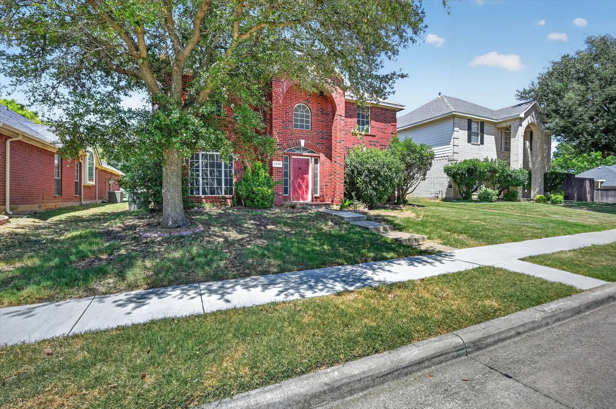 Single Family Residence For Sale in Denton County , 1225 Sam Dennis Drive, Lewisville, Texas 75077, 4 Bedroom, 3 Bathroom, 2 Garage spaces, 2,654 Sqft, built in 1995, mls#21357699, Real Estate Agent in Lewisville, Homes For Sale in Denton county, Homes For Sale in Lewisville, Realtor in Lewisville Texas, Real Estate Brokerage Independent Realty Texas, Luminita Cordes Realtor