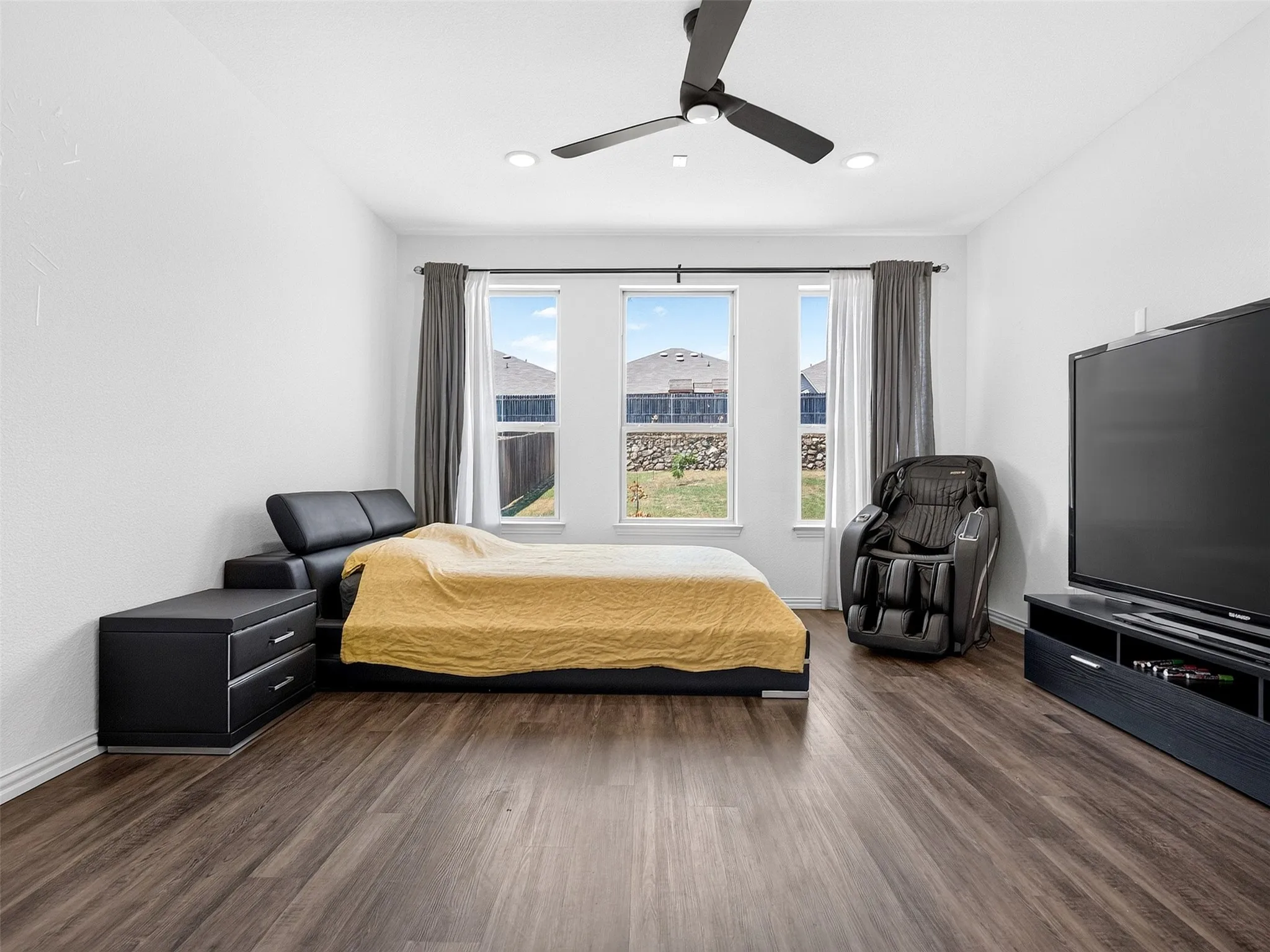 Single Family Residence For Rent in Denton County , 3616 Carmel Hills Drive, Denton, Texas 76208, 3 Bedroom, 3 Bathroom, 2 Garage spaces, 2,270 Sqft, built in 2020, mls#21359578, Real Estate Agent in Denton, Homes For Rent in Denton county, Homes For Rent in Denton, Realtor in Denton Texas, Real Estate Brokerage Independent Realty Texas, Luminita Cordes Realtor