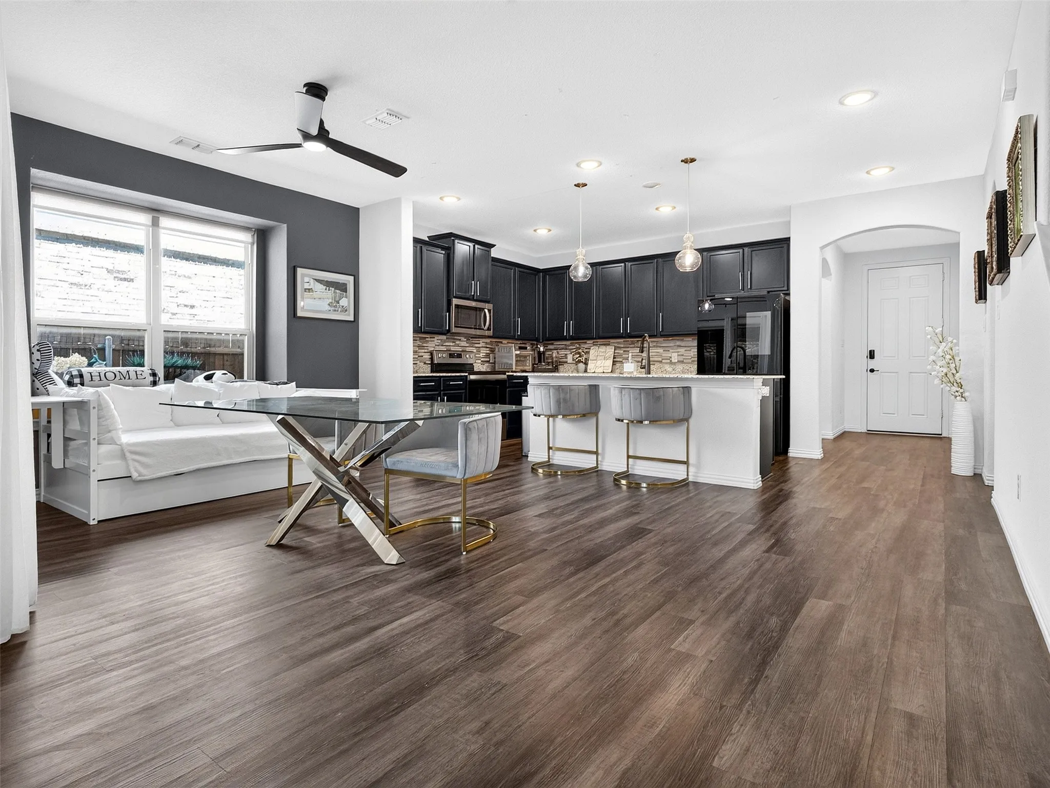 Single Family Residence For Rent in Denton County , 3616 Carmel Hills Drive, Denton, Texas 76208, 3 Bedroom, 3 Bathroom, 2 Garage spaces, 2,270 Sqft, built in 2020, mls#21359578, Real Estate Agent in Denton, Homes For Rent in Denton county, Homes For Rent in Denton, Realtor in Denton Texas, Real Estate Brokerage Independent Realty Texas, Luminita Cordes Realtor