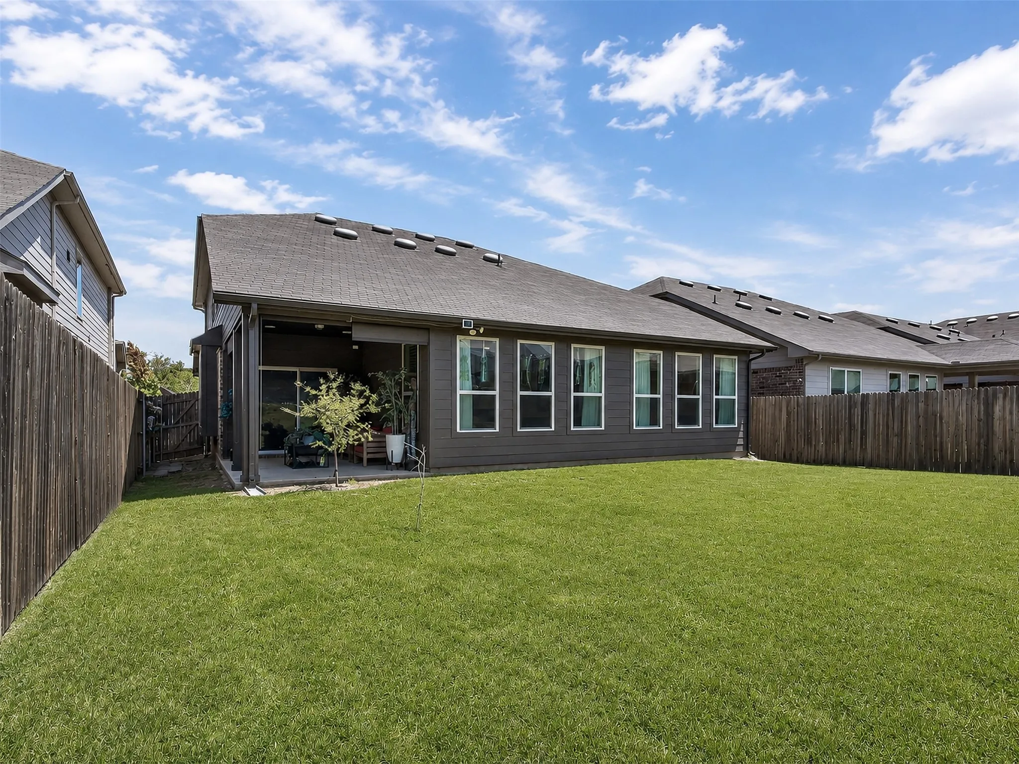 Single Family Residence For Rent in Denton County , 3616 Carmel Hills Drive, Denton, Texas 76208, 3 Bedroom, 3 Bathroom, 2 Garage spaces, 2,270 Sqft, built in 2020, mls#21359578, Real Estate Agent in Denton, Homes For Rent in Denton county, Homes For Rent in Denton, Realtor in Denton Texas, Real Estate Brokerage Independent Realty Texas, Luminita Cordes Realtor