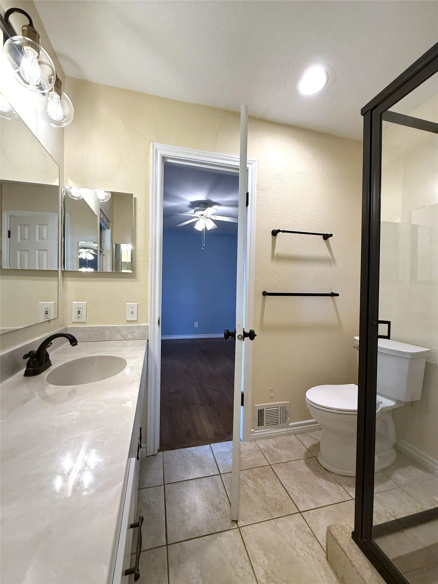 Single Family Residence For Sale in Dallas County , 1116 Elizabeth Lane, Richardson, Texas 75080, 3 Bedroom, 2 Bathroom, 2 Garage spaces, 2,026 Sqft, built in 1963, mls#21360693, Real Estate Agent in Richardson, Homes For Sale in Dallas county, Homes For Sale in Richardson, Realtor in Richardson Texas, Real Estate Brokerage Independent Realty Texas, Luminita Cordes Realtor