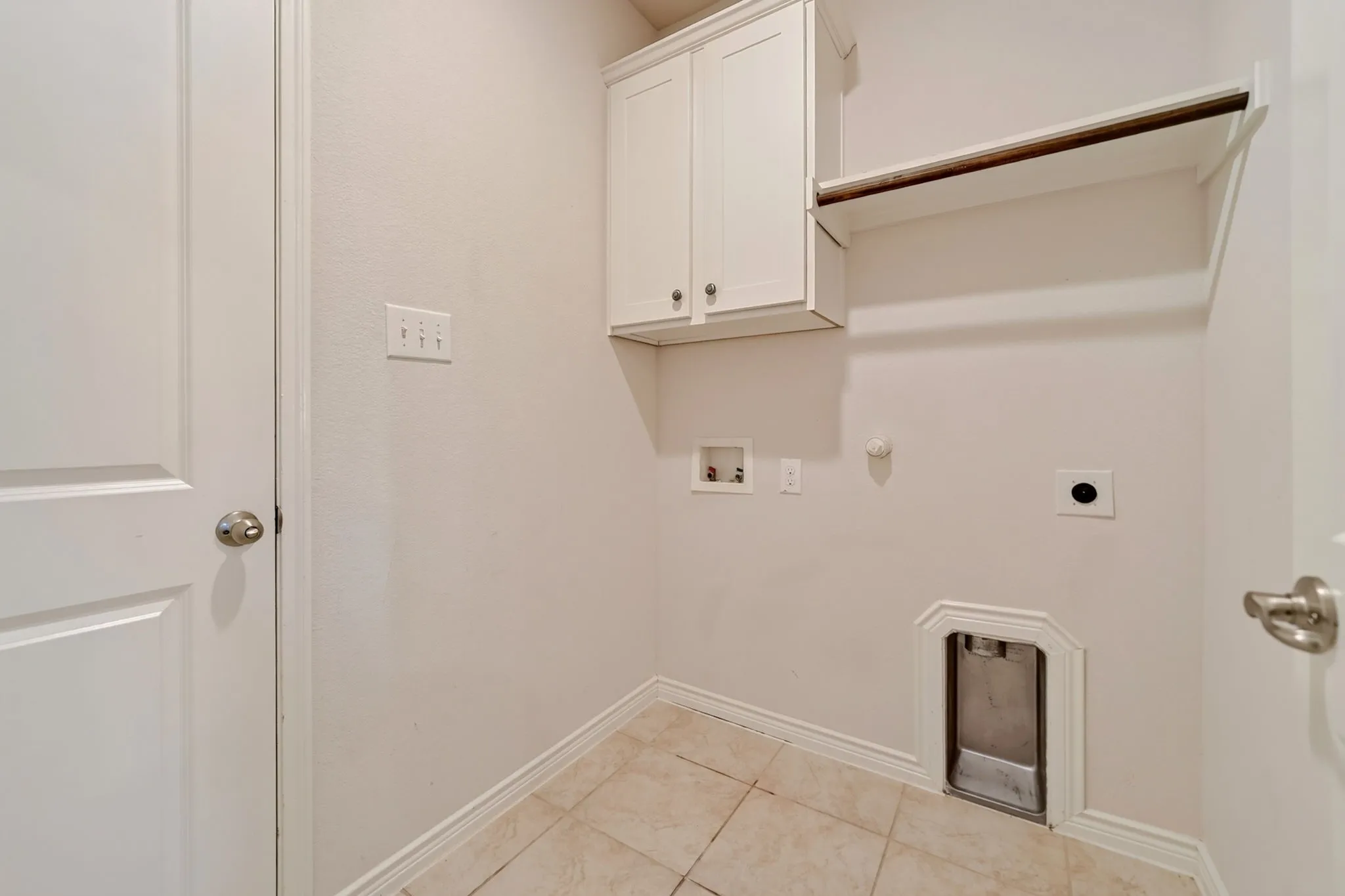 Single Family Residence For Sale in Kaufman County , 5825 Melville Lane, Forney, Texas 75126, 3 Bedroom, 2 Bathroom, 2 Garage spaces, 1,853 Sqft, built in 2019, mls#21359131, Real Estate Agent in Forney, Homes For Sale in Kaufman county, Homes For Sale in Forney, Realtor in Forney Texas, Real Estate Brokerage Independent Realty Texas, Luminita Cordes Realtor