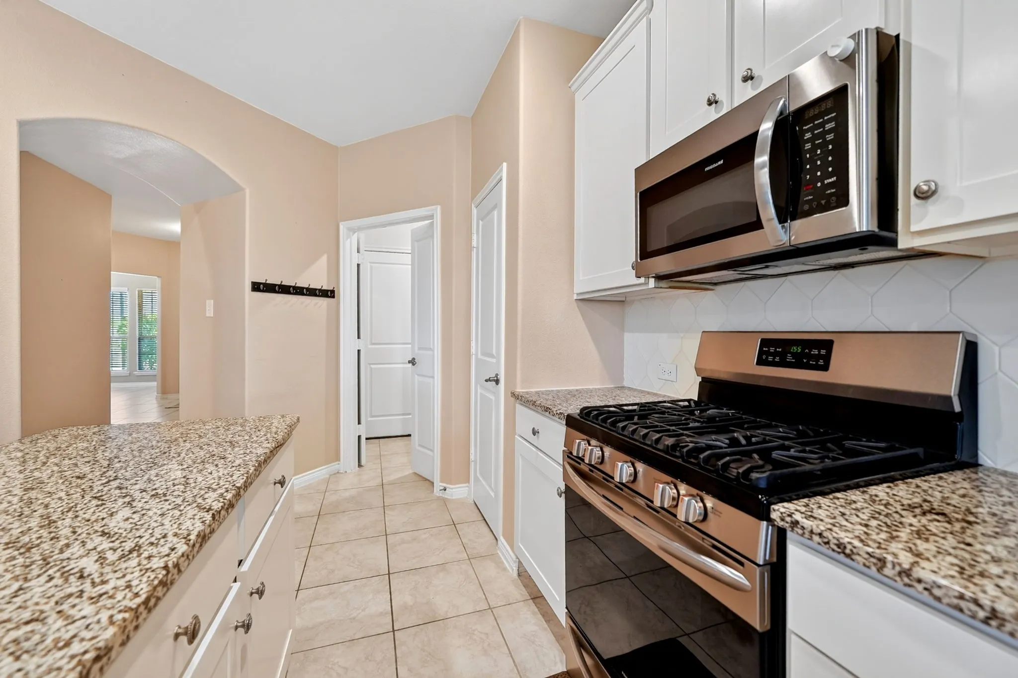 Single Family Residence For Sale in Kaufman County , 5825 Melville Lane, Forney, Texas 75126, 3 Bedroom, 2 Bathroom, 2 Garage spaces, 1,853 Sqft, built in 2019, mls#21359131, Real Estate Agent in Forney, Homes For Sale in Kaufman county, Homes For Sale in Forney, Realtor in Forney Texas, Real Estate Brokerage Independent Realty Texas, Luminita Cordes Realtor