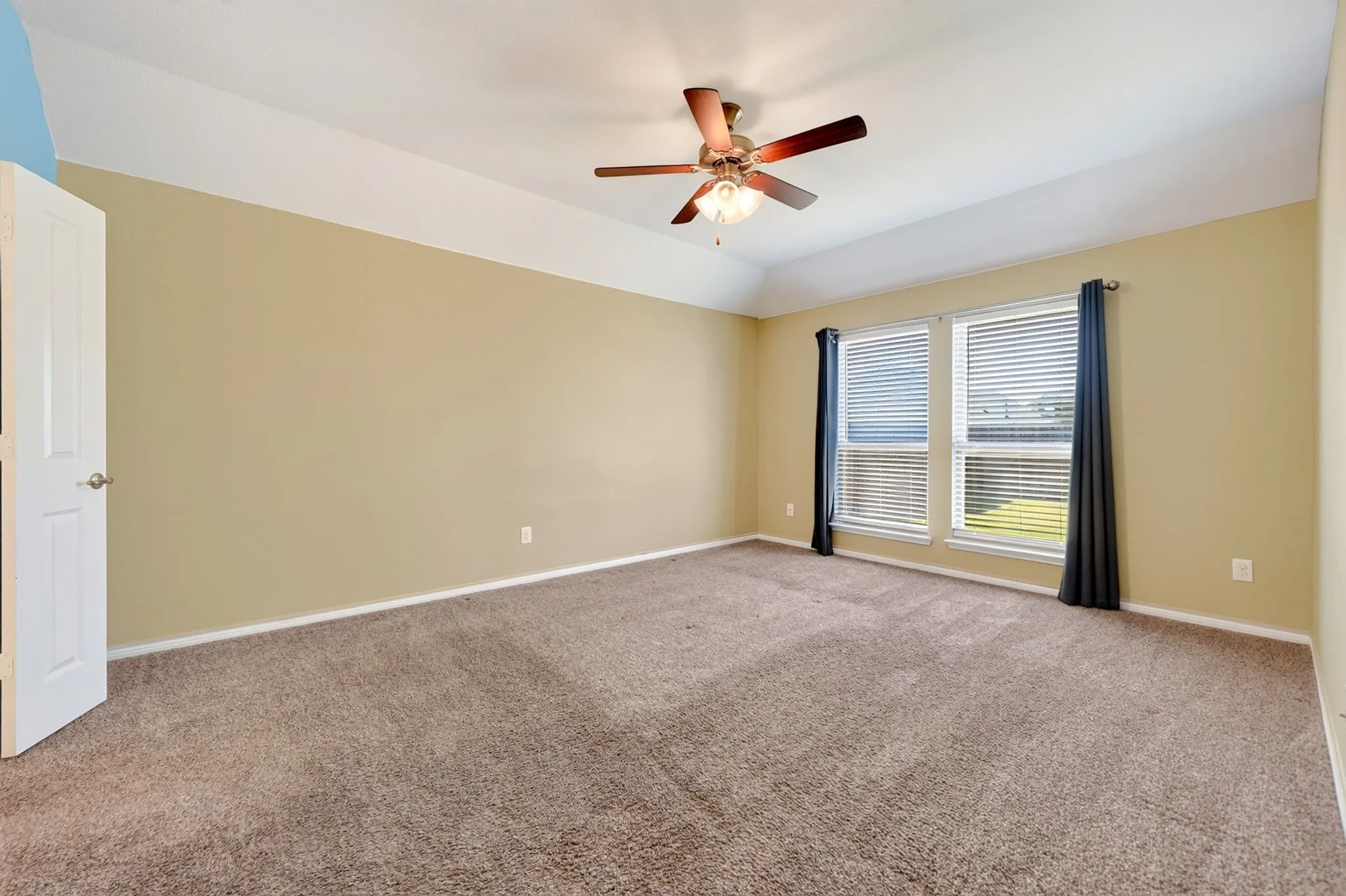 Single Family Residence For Sale in Kaufman County , 5825 Melville Lane, Forney, Texas 75126, 3 Bedroom, 2 Bathroom, 2 Garage spaces, 1,853 Sqft, built in 2019, mls#21359131, Real Estate Agent in Forney, Homes For Sale in Kaufman county, Homes For Sale in Forney, Realtor in Forney Texas, Real Estate Brokerage Independent Realty Texas, Luminita Cordes Realtor