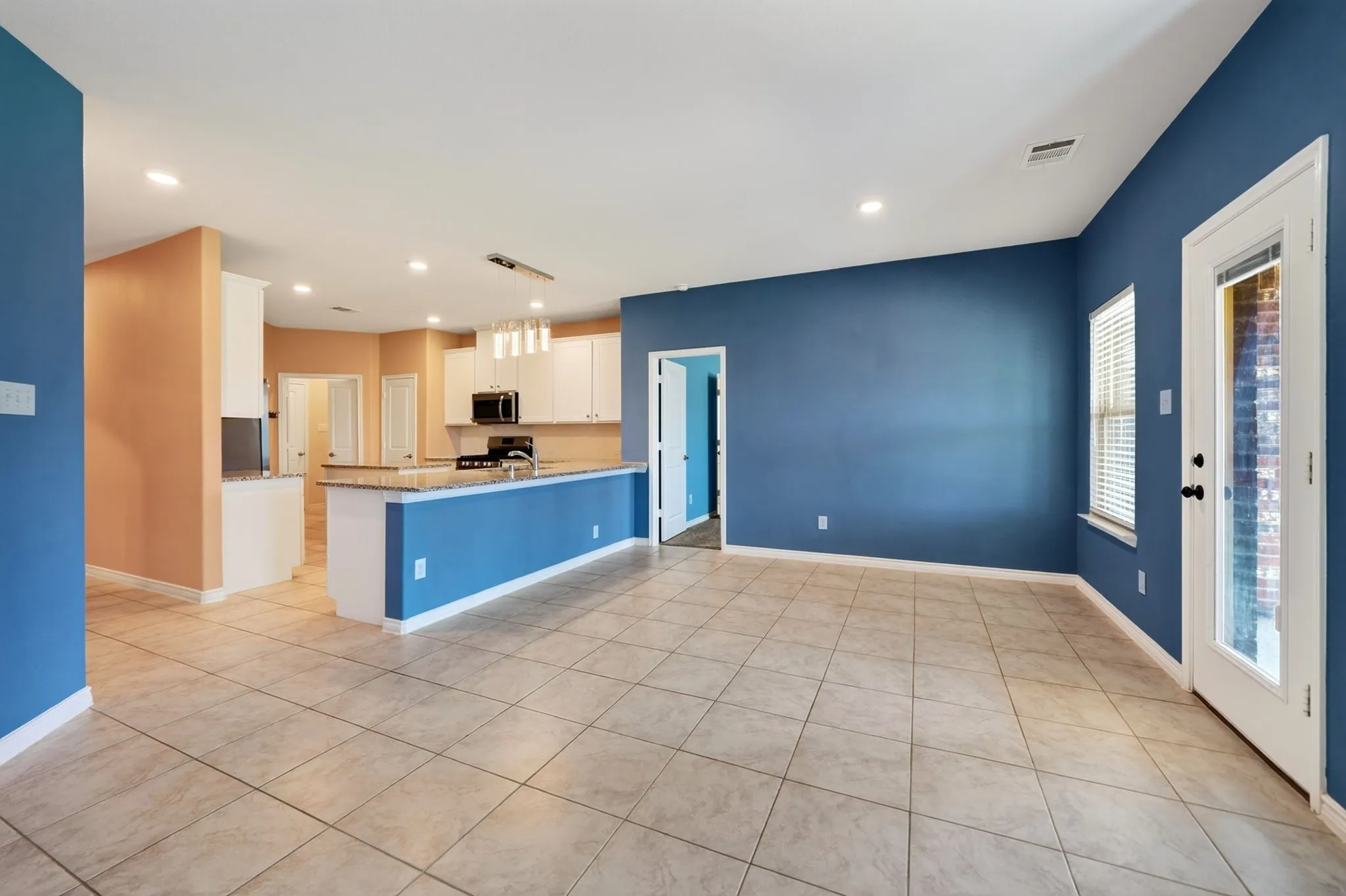 Single Family Residence For Sale in Kaufman County , 5825 Melville Lane, Forney, Texas 75126, 3 Bedroom, 2 Bathroom, 2 Garage spaces, 1,853 Sqft, built in 2019, mls#21359131, Real Estate Agent in Forney, Homes For Sale in Kaufman county, Homes For Sale in Forney, Realtor in Forney Texas, Real Estate Brokerage Independent Realty Texas, Luminita Cordes Realtor
