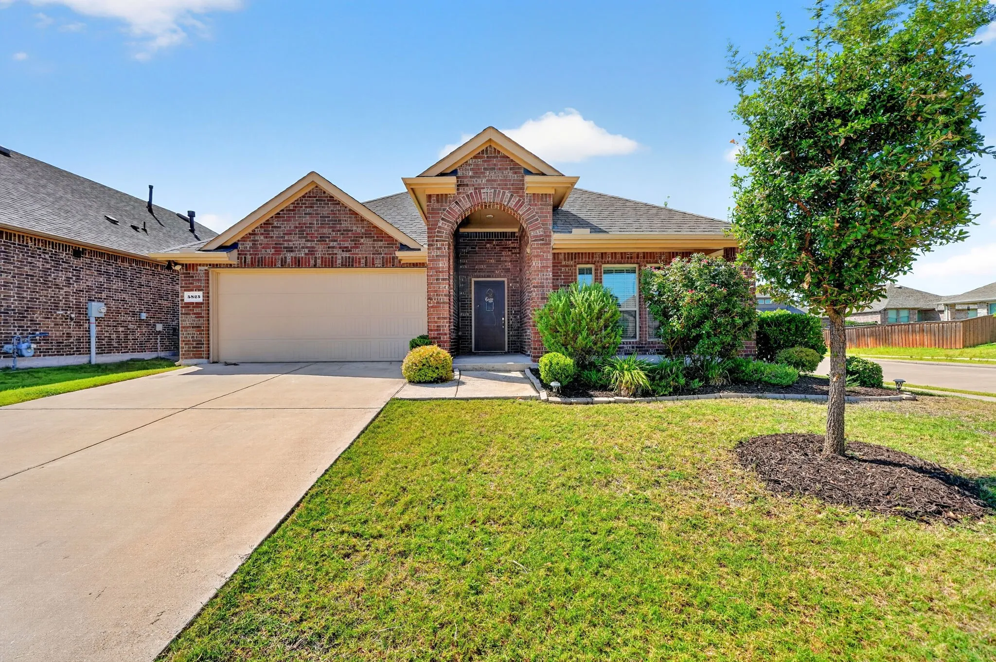 Single Family Residence For Sale in Kaufman County , 5825 Melville Lane, Forney, Texas 75126, 3 Bedroom, 2 Bathroom, 2 Garage spaces, 1,853 Sqft, built in 2019, mls#21359131, Real Estate Agent in Forney, Homes For Sale in Kaufman county, Homes For Sale in Forney, Realtor in Forney Texas, Real Estate Brokerage Independent Realty Texas, Luminita Cordes Realtor