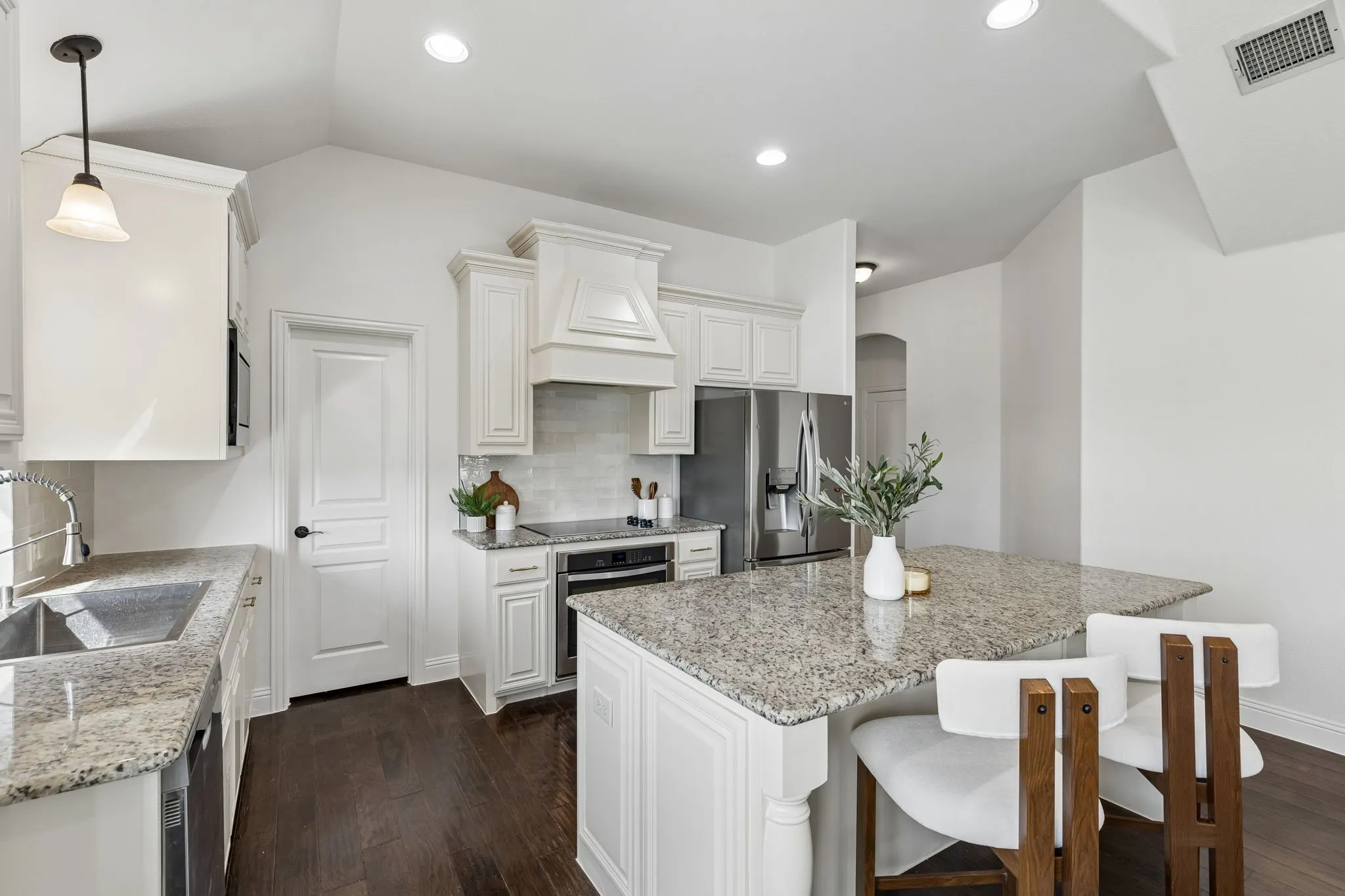 Single Family Residence For Sale in Collin County , 500 Cottage Place, Lavon, Texas 75166, 4 Bedroom, 2 Bathroom, 2 Garage spaces, 2,247 Sqft, built in 2017, mls#21359630, Real Estate Agent in Lavon, Homes For Sale in Collin county, Homes For Sale in Lavon, Realtor in Lavon Texas, Real Estate Brokerage Independent Realty Texas, Luminita Cordes Realtor
