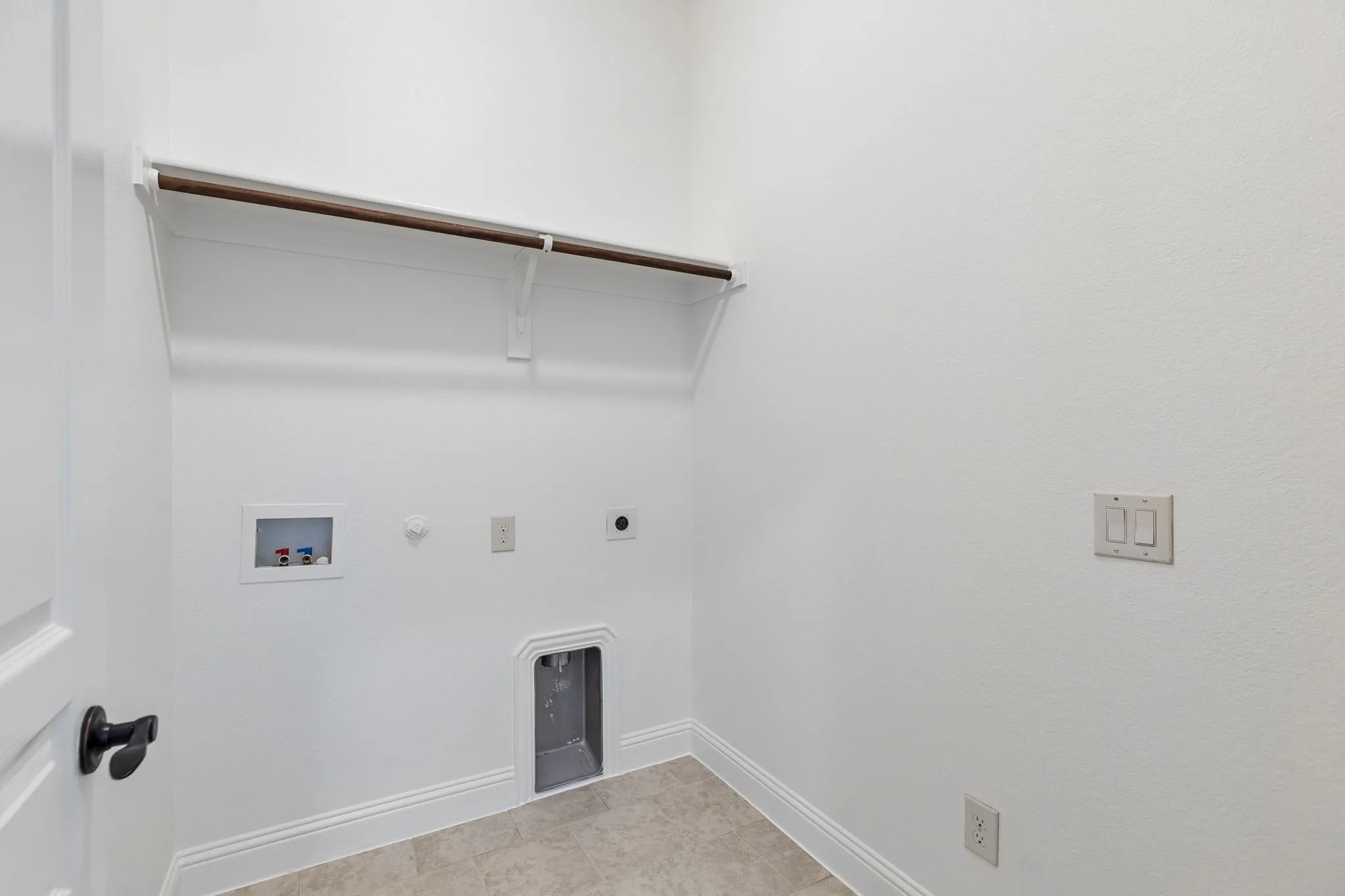 Single Family Residence For Sale in Collin County , 500 Cottage Place, Lavon, Texas 75166, 4 Bedroom, 2 Bathroom, 2 Garage spaces, 2,247 Sqft, built in 2017, mls#21359630, Real Estate Agent in Lavon, Homes For Sale in Collin county, Homes For Sale in Lavon, Realtor in Lavon Texas, Real Estate Brokerage Independent Realty Texas, Luminita Cordes Realtor