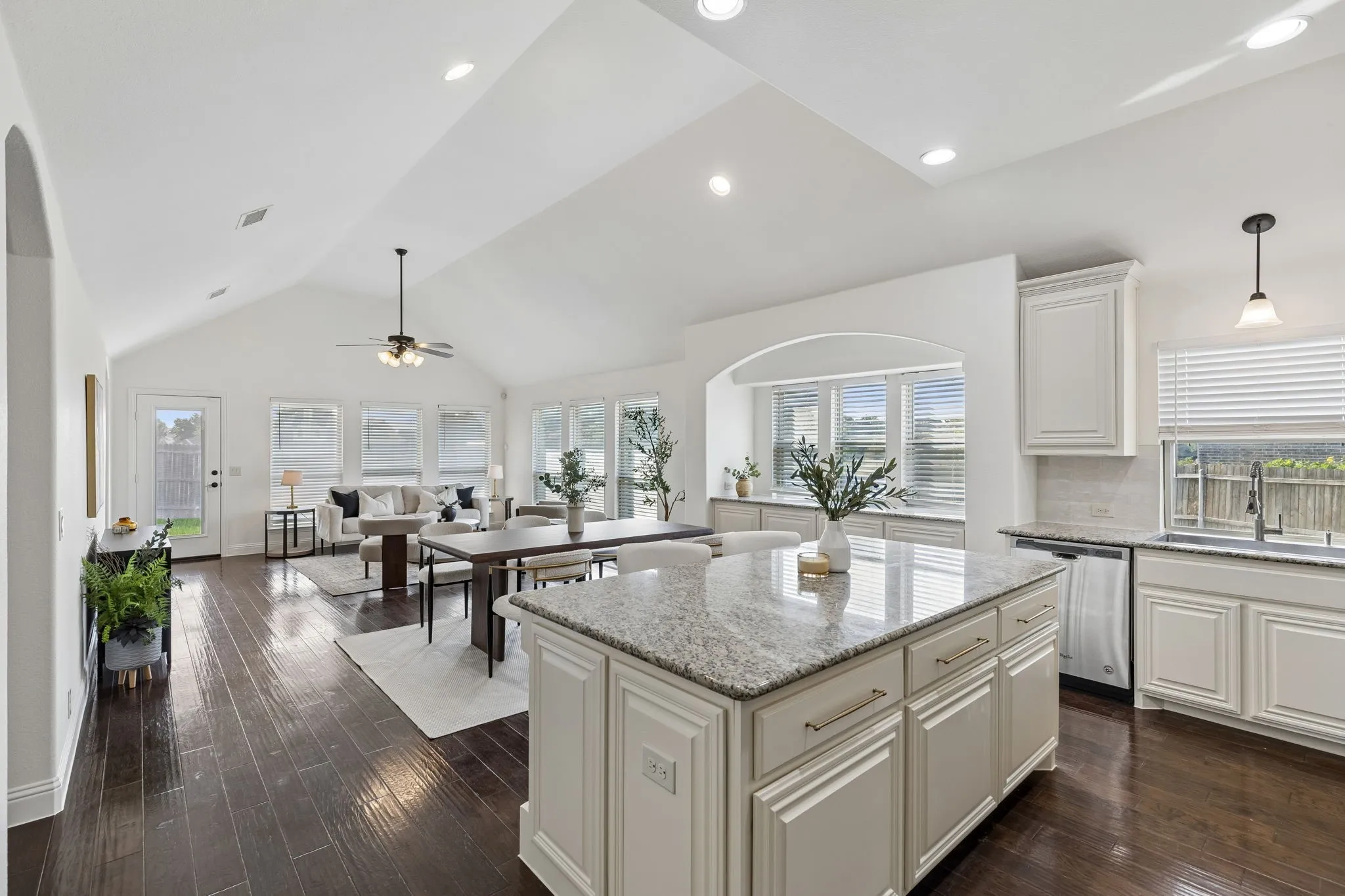 Single Family Residence For Sale in Collin County , 500 Cottage Place, Lavon, Texas 75166, 4 Bedroom, 2 Bathroom, 2 Garage spaces, 2,247 Sqft, built in 2017, mls#21359630, Real Estate Agent in Lavon, Homes For Sale in Collin county, Homes For Sale in Lavon, Realtor in Lavon Texas, Real Estate Brokerage Independent Realty Texas, Luminita Cordes Realtor