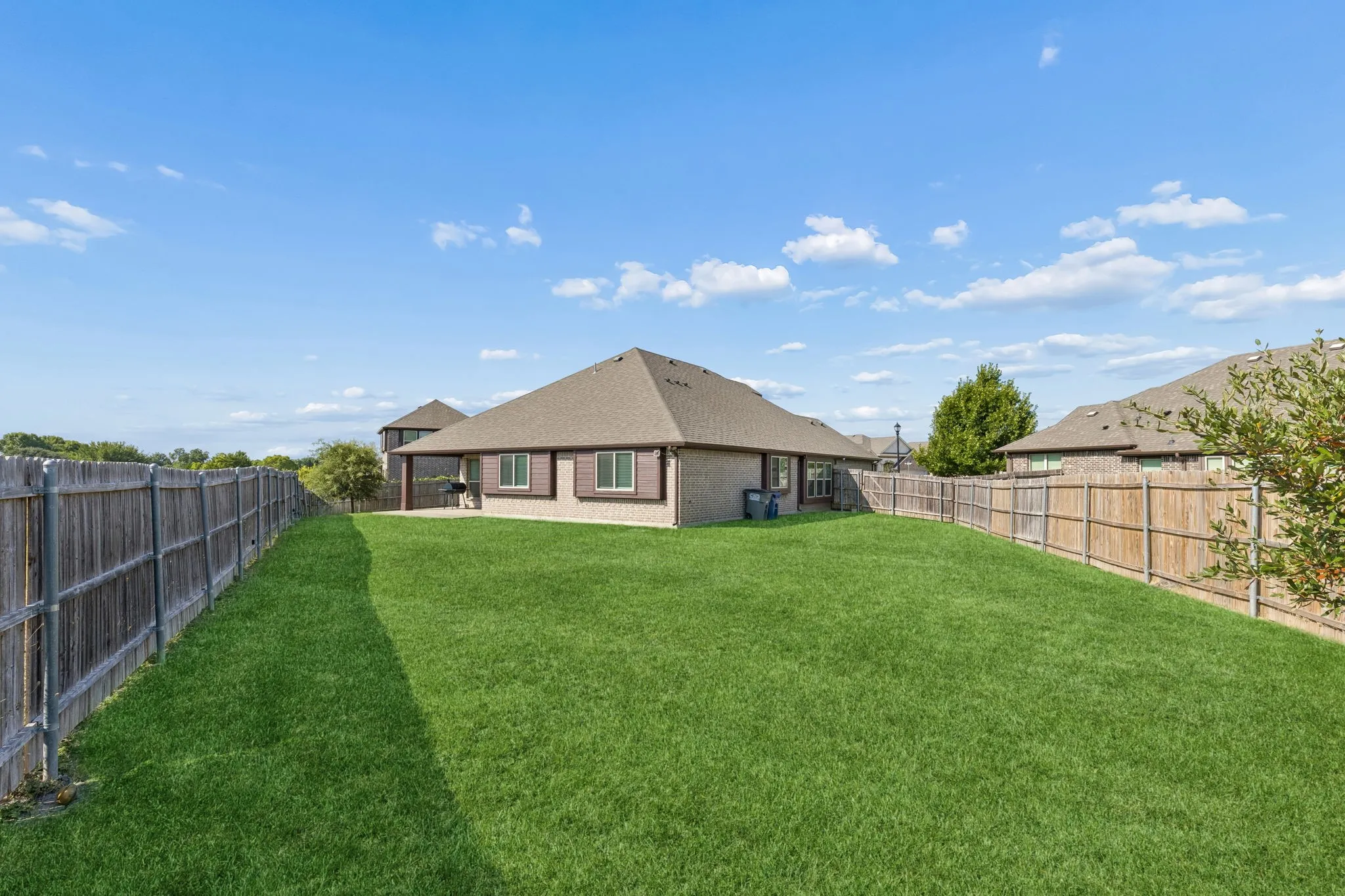 Single Family Residence For Sale in Collin County , 500 Cottage Place, Lavon, Texas 75166, 4 Bedroom, 2 Bathroom, 2 Garage spaces, 2,247 Sqft, built in 2017, mls#21359630, Real Estate Agent in Lavon, Homes For Sale in Collin county, Homes For Sale in Lavon, Realtor in Lavon Texas, Real Estate Brokerage Independent Realty Texas, Luminita Cordes Realtor