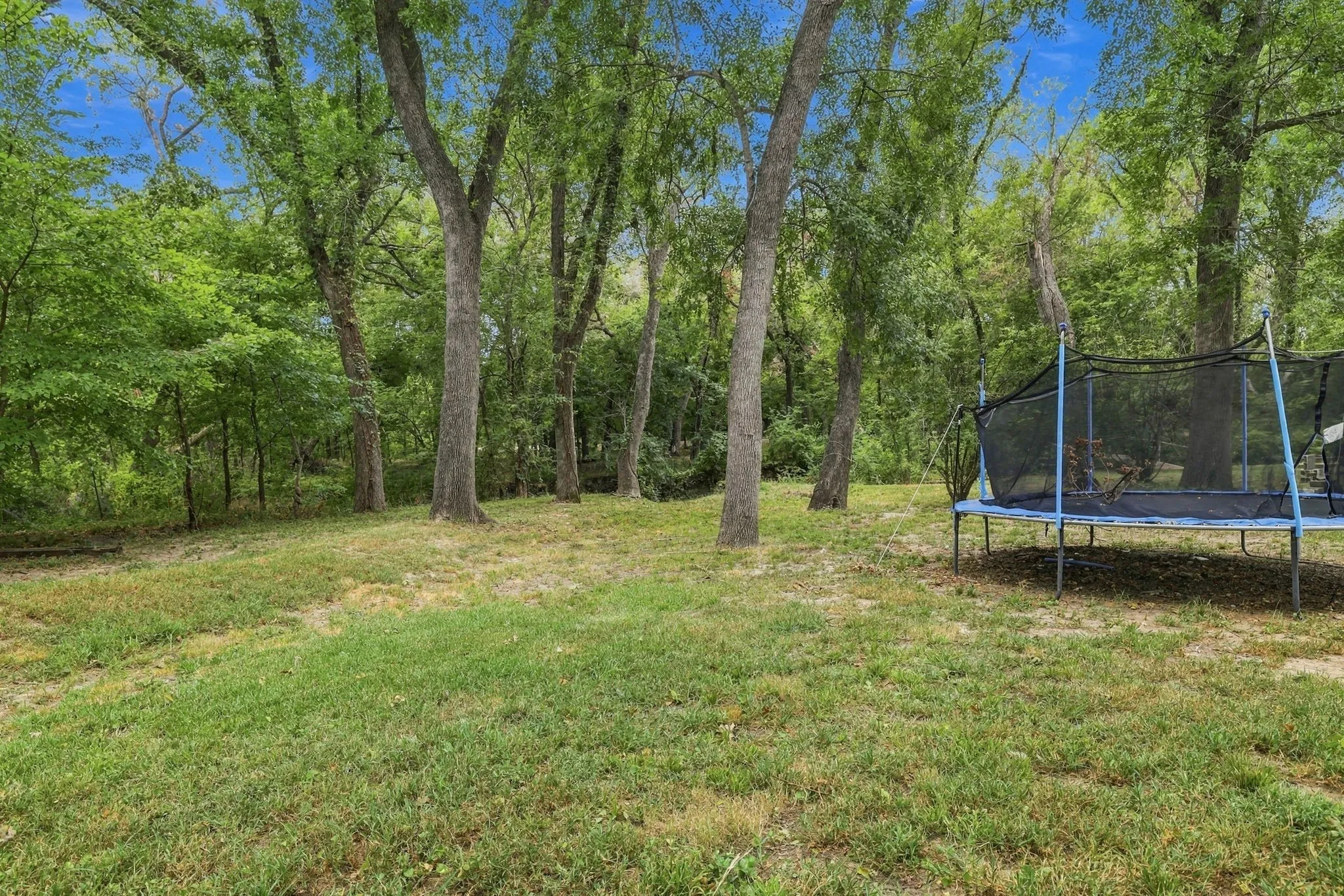 Single Family Residence For Sale in Grayson County , 74 Meadow Hill Lane, Sherman, Texas 75090, 4 Bedroom, 3 Bathroom, 2 Garage spaces, 3,110 Sqft, built in 2001, mls#21360708, Real Estate Agent in Sherman, Homes For Sale in Grayson county, Homes For Sale in Sherman, Realtor in Sherman Texas, Real Estate Brokerage Independent Realty Texas, Luminita Cordes Realtor