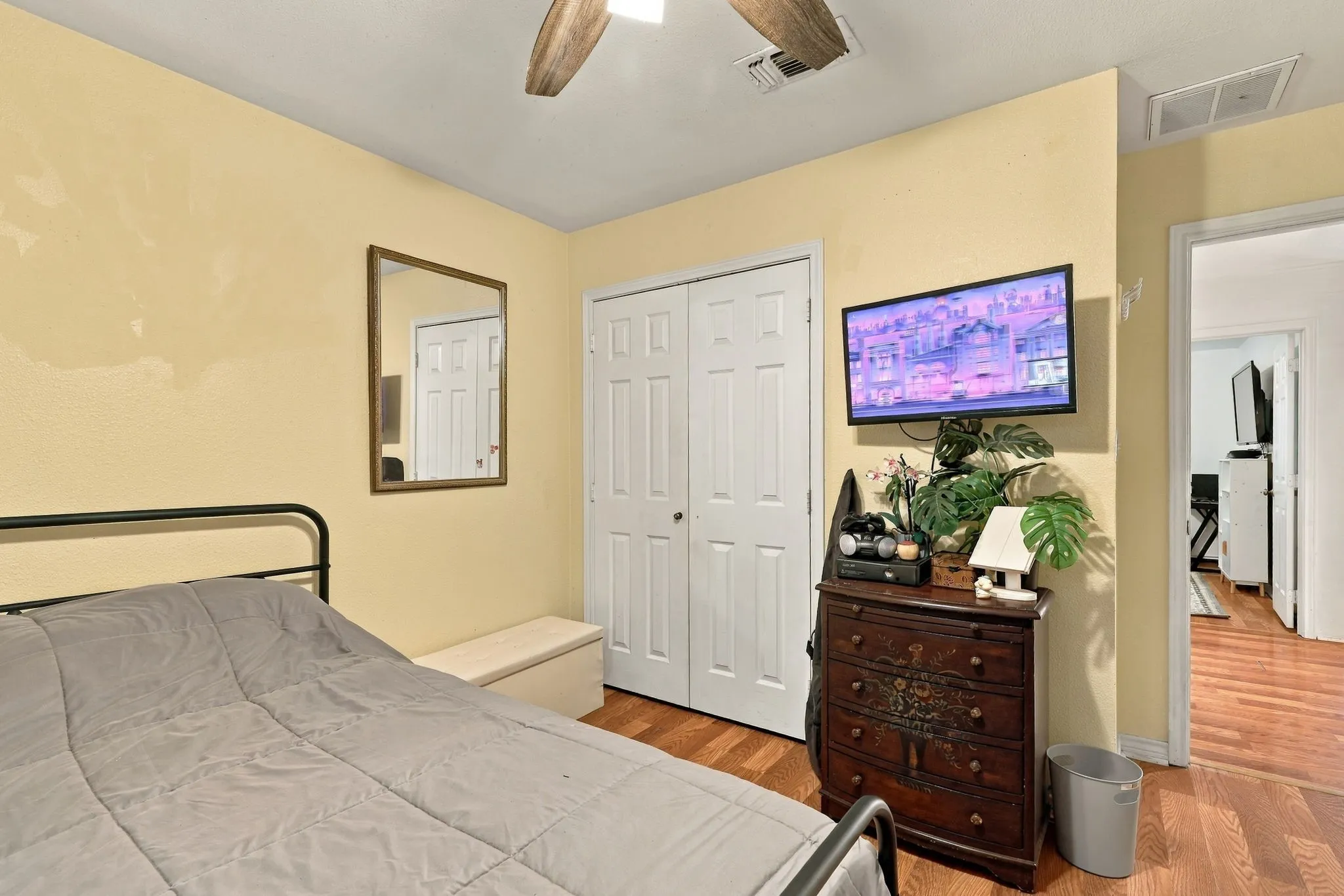 Single Family Residence For Sale in Grayson County , 74 Meadow Hill Lane, Sherman, Texas 75090, 4 Bedroom, 3 Bathroom, 2 Garage spaces, 3,110 Sqft, built in 2001, mls#21360708, Real Estate Agent in Sherman, Homes For Sale in Grayson county, Homes For Sale in Sherman, Realtor in Sherman Texas, Real Estate Brokerage Independent Realty Texas, Luminita Cordes Realtor