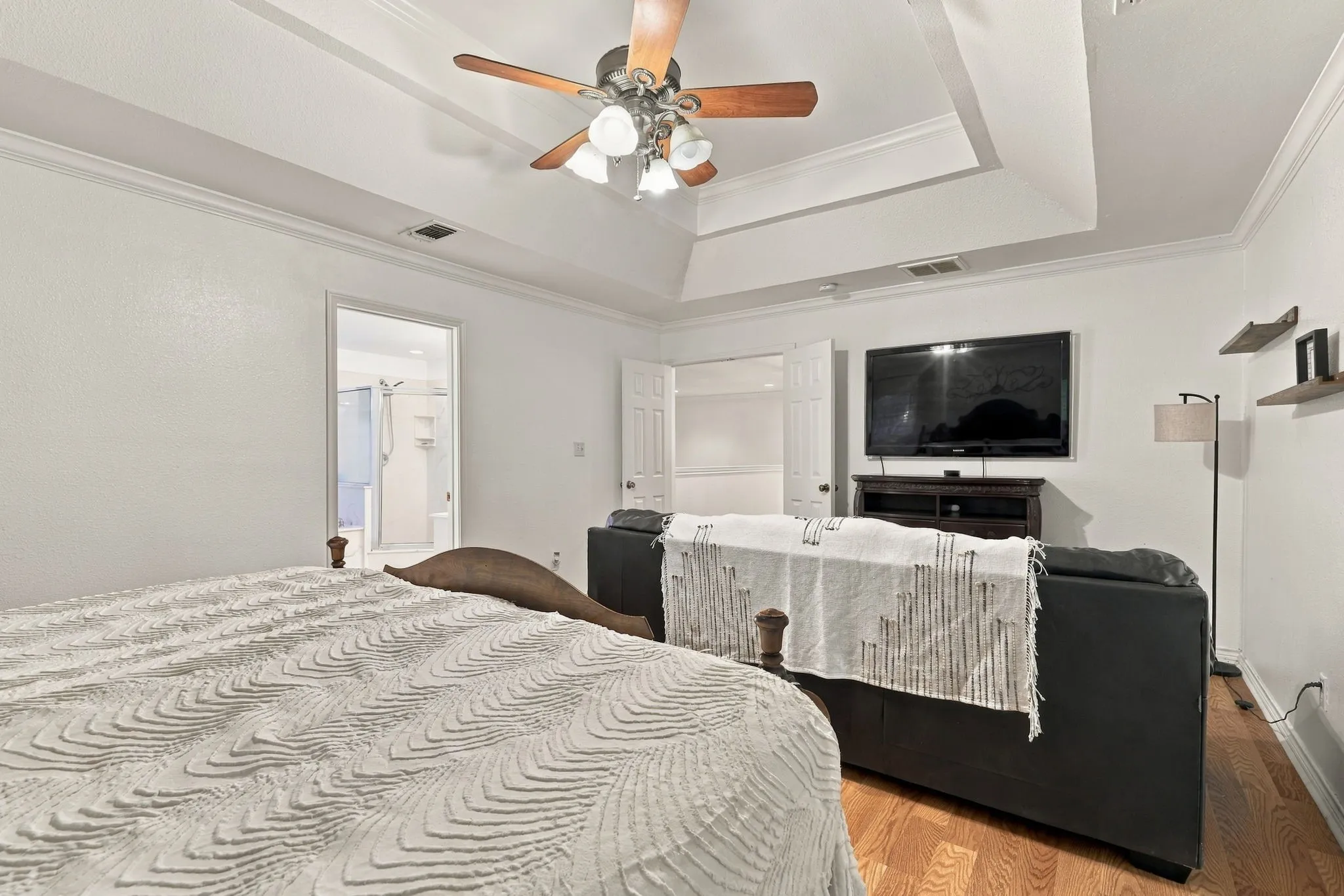 Single Family Residence For Sale in Grayson County , 74 Meadow Hill Lane, Sherman, Texas 75090, 4 Bedroom, 3 Bathroom, 2 Garage spaces, 3,110 Sqft, built in 2001, mls#21360708, Real Estate Agent in Sherman, Homes For Sale in Grayson county, Homes For Sale in Sherman, Realtor in Sherman Texas, Real Estate Brokerage Independent Realty Texas, Luminita Cordes Realtor