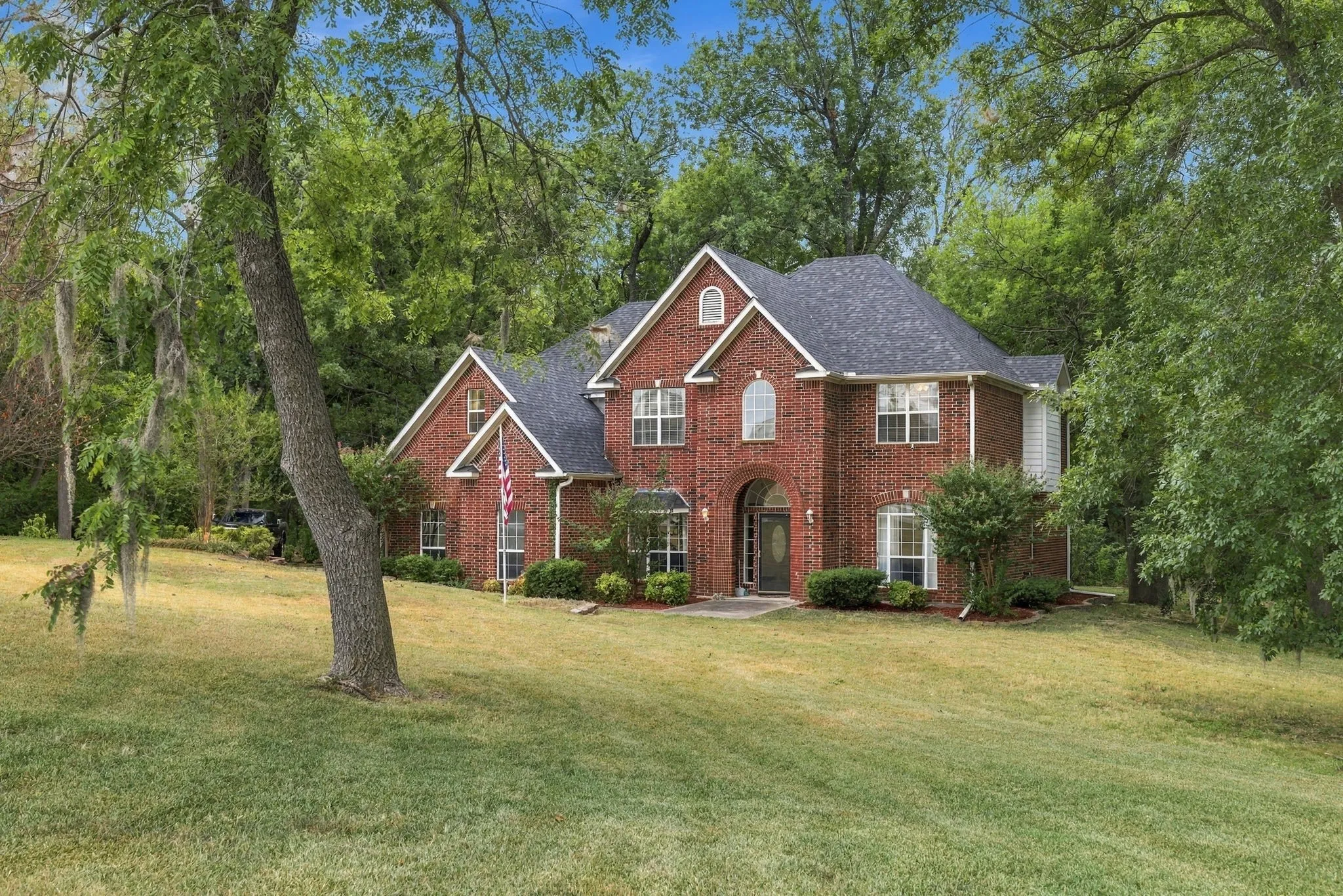 Single Family Residence For Sale in Grayson County , 74 Meadow Hill Lane, Sherman, Texas 75090, 4 Bedroom, 3 Bathroom, 2 Garage spaces, 3,110 Sqft, built in 2001, mls#21360708, Real Estate Agent in Sherman, Homes For Sale in Grayson county, Homes For Sale in Sherman, Realtor in Sherman Texas, Real Estate Brokerage Independent Realty Texas, Luminita Cordes Realtor