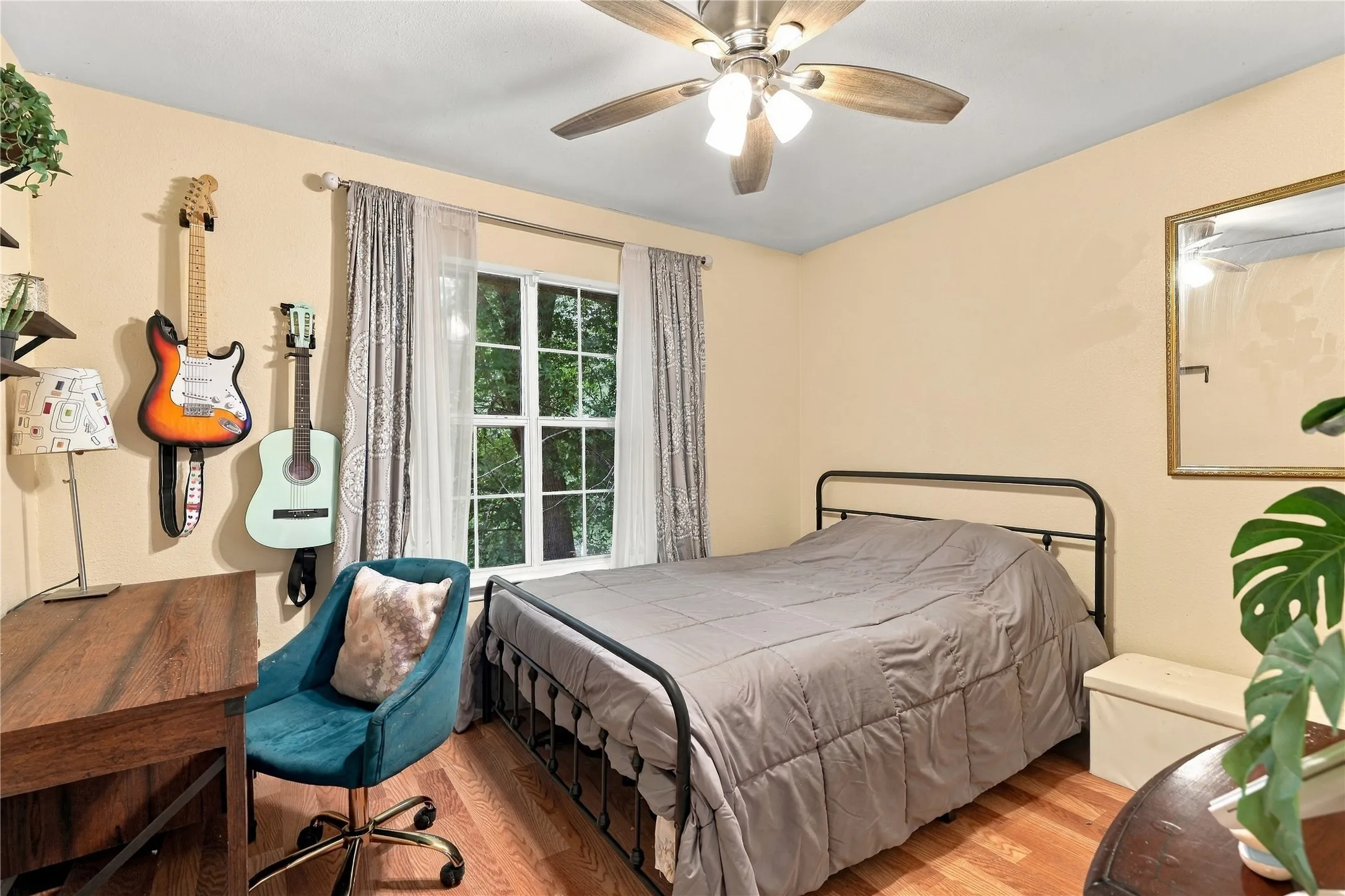 Single Family Residence For Sale in Grayson County , 74 Meadow Hill Lane, Sherman, Texas 75090, 4 Bedroom, 3 Bathroom, 2 Garage spaces, 3,110 Sqft, built in 2001, mls#21360708, Real Estate Agent in Sherman, Homes For Sale in Grayson county, Homes For Sale in Sherman, Realtor in Sherman Texas, Real Estate Brokerage Independent Realty Texas, Luminita Cordes Realtor