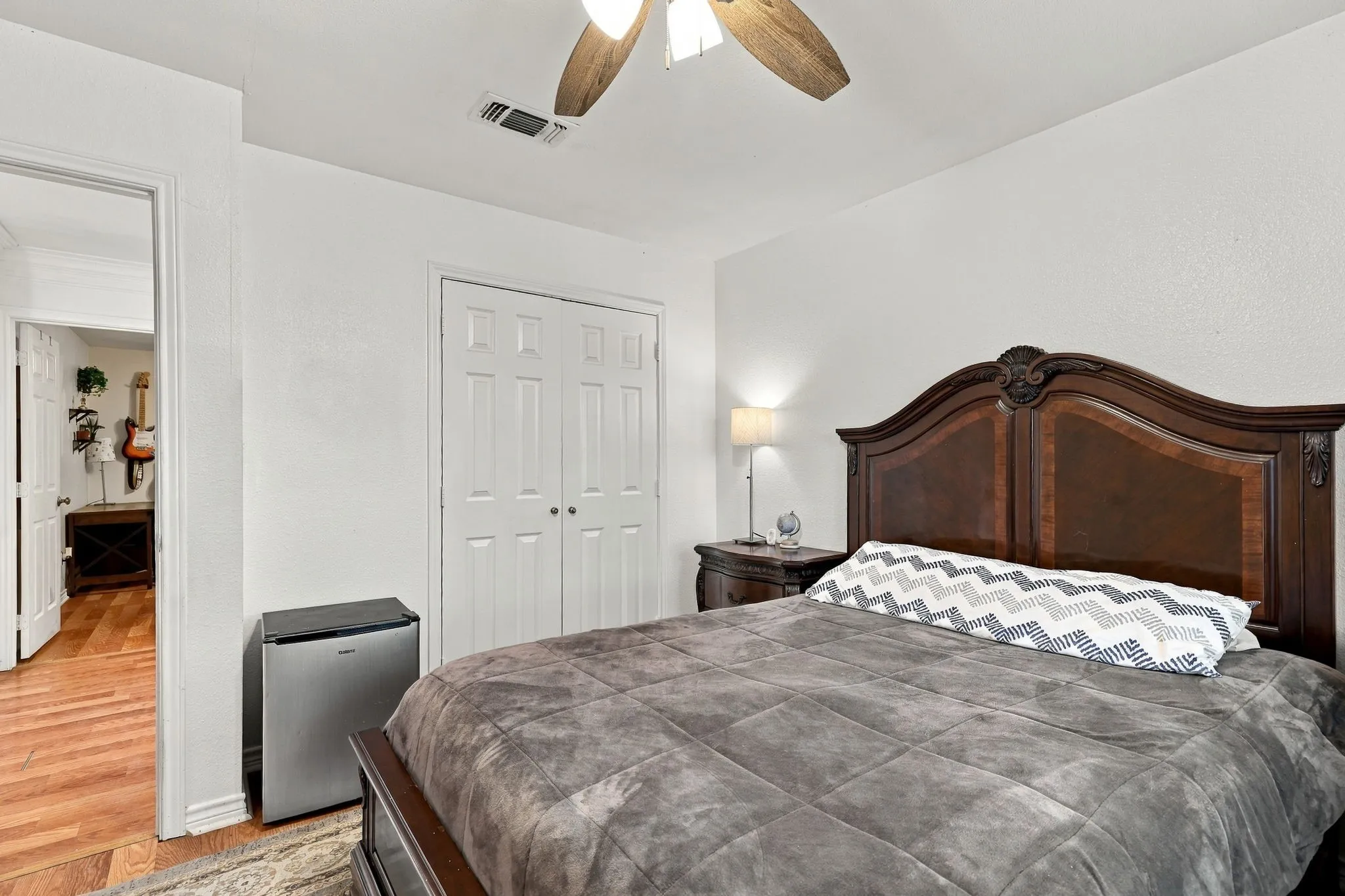Single Family Residence For Sale in Grayson County , 74 Meadow Hill Lane, Sherman, Texas 75090, 4 Bedroom, 3 Bathroom, 2 Garage spaces, 3,110 Sqft, built in 2001, mls#21360708, Real Estate Agent in Sherman, Homes For Sale in Grayson county, Homes For Sale in Sherman, Realtor in Sherman Texas, Real Estate Brokerage Independent Realty Texas, Luminita Cordes Realtor