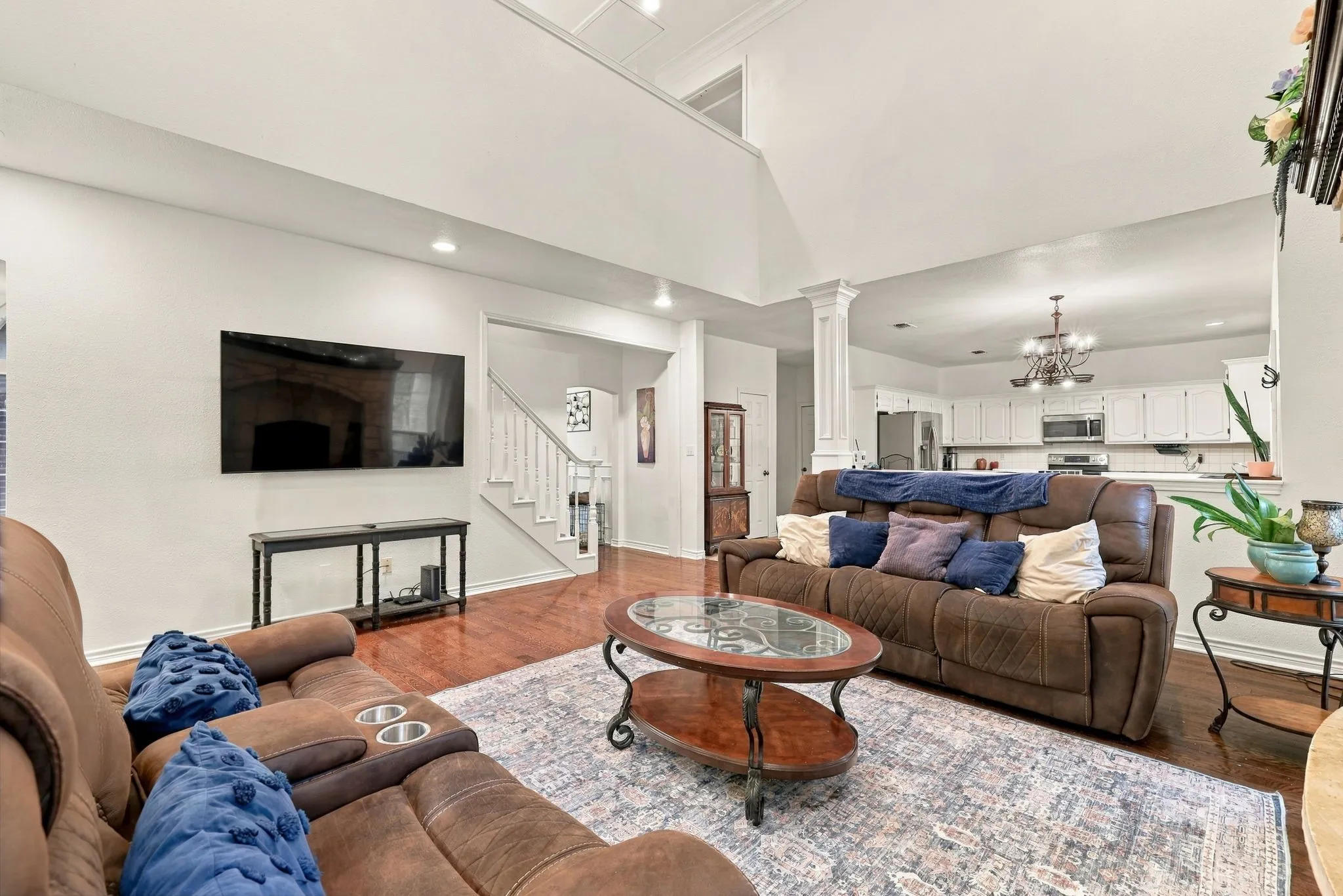 Single Family Residence For Sale in Grayson County , 74 Meadow Hill Lane, Sherman, Texas 75090, 4 Bedroom, 3 Bathroom, 2 Garage spaces, 3,110 Sqft, built in 2001, mls#21360708, Real Estate Agent in Sherman, Homes For Sale in Grayson county, Homes For Sale in Sherman, Realtor in Sherman Texas, Real Estate Brokerage Independent Realty Texas, Luminita Cordes Realtor