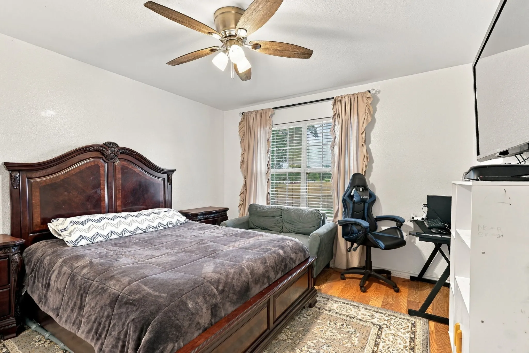 Single Family Residence For Sale in Grayson County , 74 Meadow Hill Lane, Sherman, Texas 75090, 4 Bedroom, 3 Bathroom, 2 Garage spaces, 3,110 Sqft, built in 2001, mls#21360708, Real Estate Agent in Sherman, Homes For Sale in Grayson county, Homes For Sale in Sherman, Realtor in Sherman Texas, Real Estate Brokerage Independent Realty Texas, Luminita Cordes Realtor