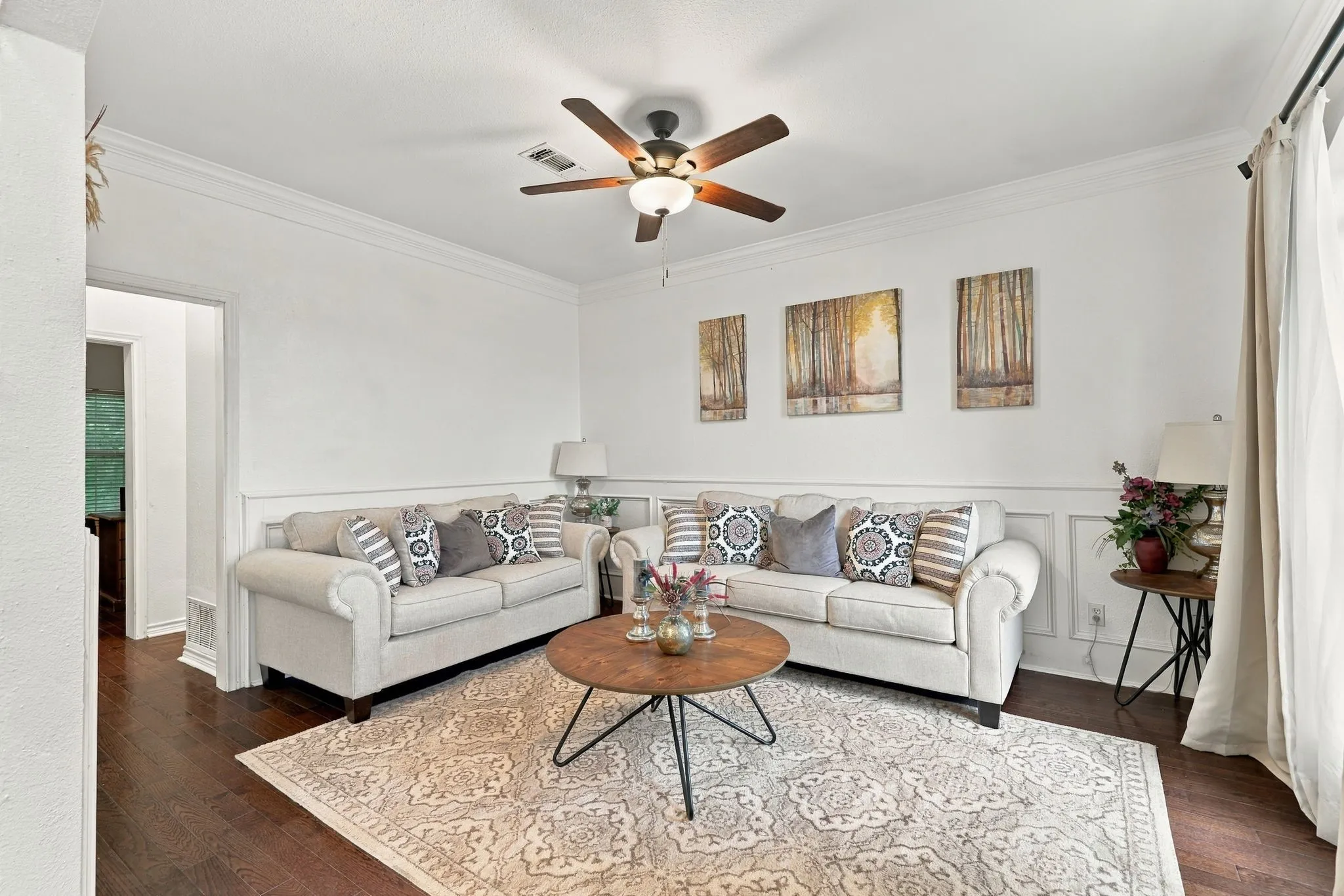 Single Family Residence For Sale in Grayson County , 74 Meadow Hill Lane, Sherman, Texas 75090, 4 Bedroom, 3 Bathroom, 2 Garage spaces, 3,110 Sqft, built in 2001, mls#21360708, Real Estate Agent in Sherman, Homes For Sale in Grayson county, Homes For Sale in Sherman, Realtor in Sherman Texas, Real Estate Brokerage Independent Realty Texas, Luminita Cordes Realtor