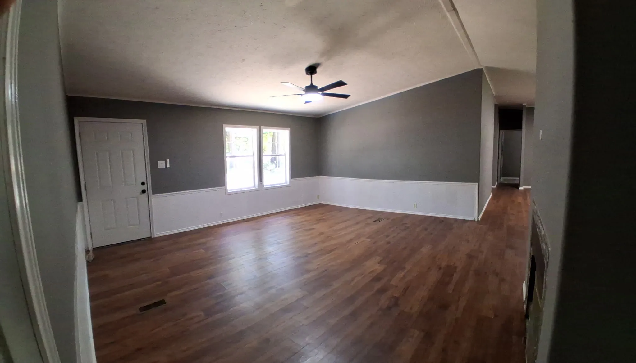 Single Family Residence For Sale in Kaufman County , 15810 S 3rd Street, Scurry, Texas 75158, 3 Bedroom, 2 Bathroom, Garage spaces, 1,568 Sqft, built in 2002, mls#21354427, Real Estate Agent in Scurry, Homes For Sale in Kaufman county, Homes For Sale in Scurry, Realtor in Scurry Texas, Real Estate Brokerage Independent Realty Texas, Luminita Cordes Realtor