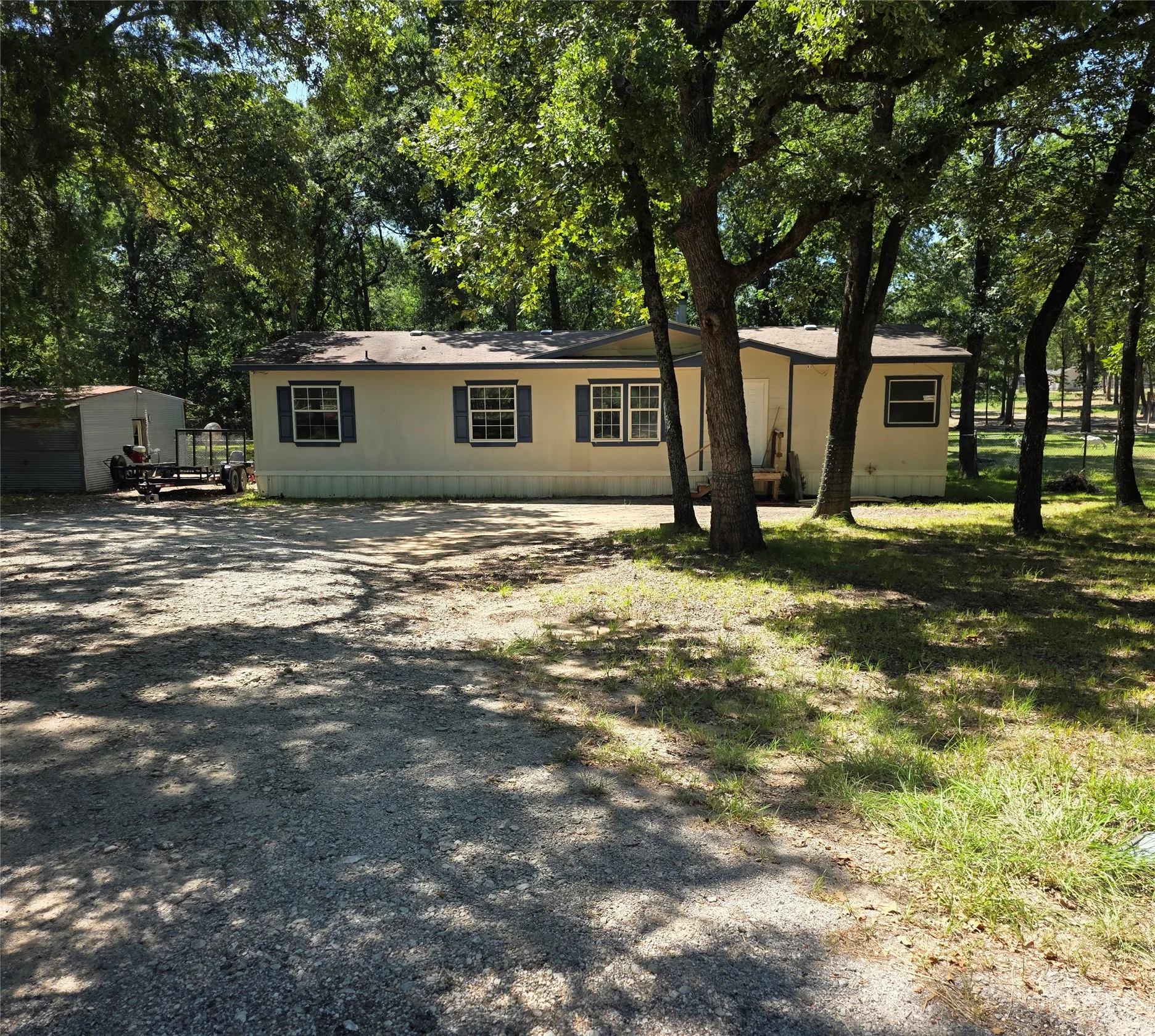 Single Family Residence For Sale in Kaufman County , 15810 S 3rd Street, Scurry, Texas 75158, 3 Bedroom, 2 Bathroom, Garage spaces, 1,568 Sqft, built in 2002, mls#21354427, Real Estate Agent in Scurry, Homes For Sale in Kaufman county, Homes For Sale in Scurry, Realtor in Scurry Texas, Real Estate Brokerage Independent Realty Texas, Luminita Cordes Realtor
