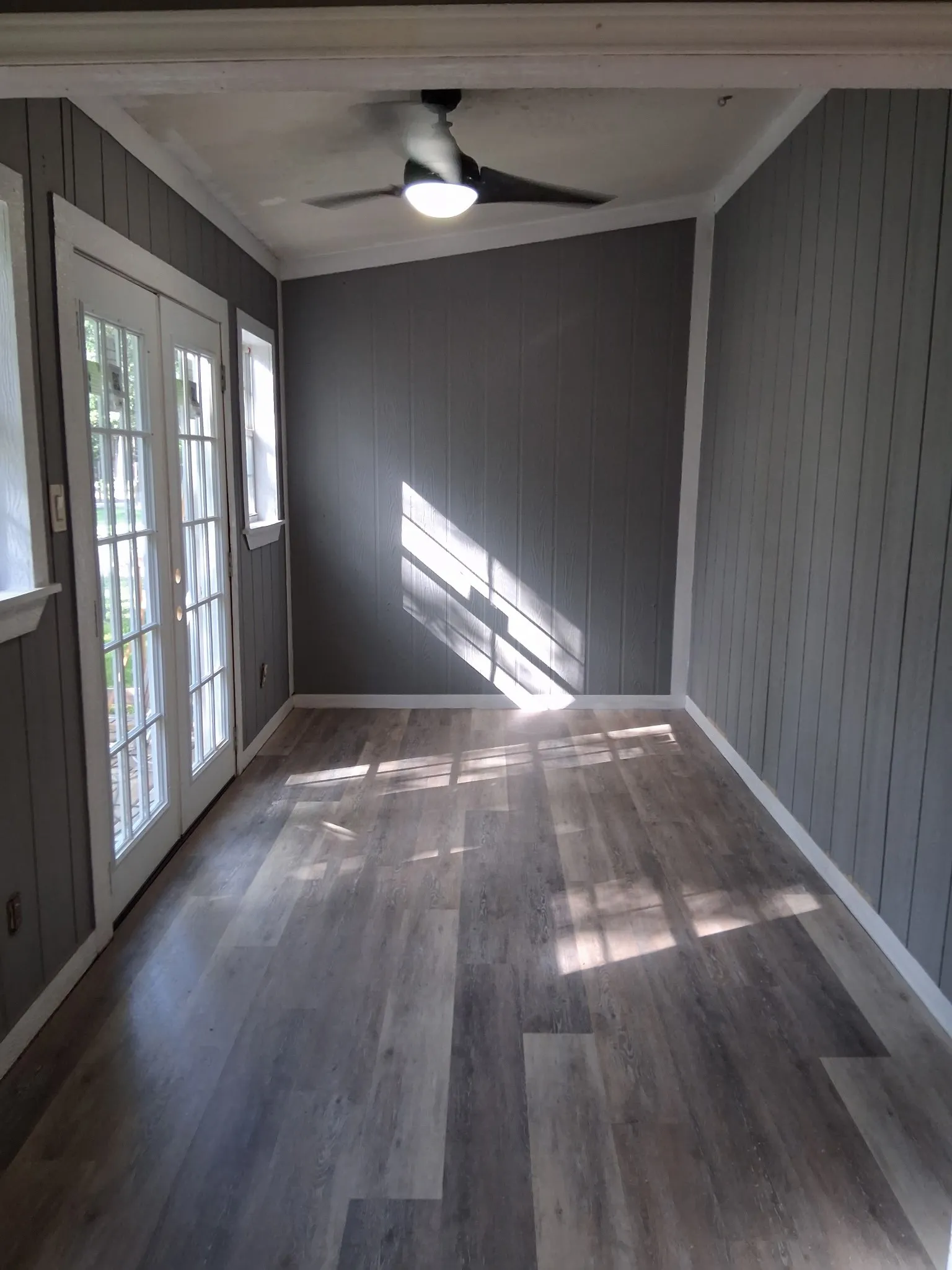 Extra interior room leading to back yard