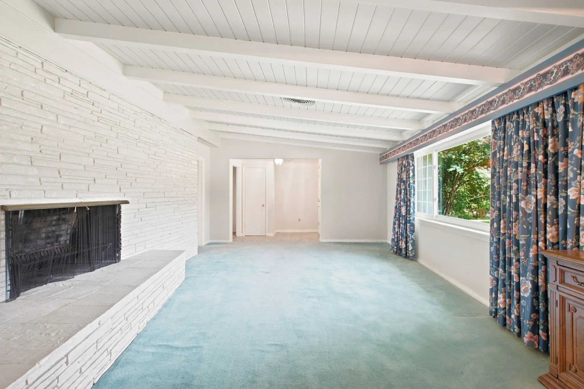 Single Family Residence For Sale in Tarrant County , 435 Horseshoe Trail W, Aledo, Texas 76008, 4 Bedroom, 4 Bathroom, 2 Garage spaces, 4,500 Sqft, built in 1952, mls#21357833, Real Estate Agent in Aledo, Homes For Sale in Tarrant county, Homes For Sale in Aledo, Realtor in Aledo Texas, Real Estate Brokerage Independent Realty Texas, Luminita Cordes Realtor