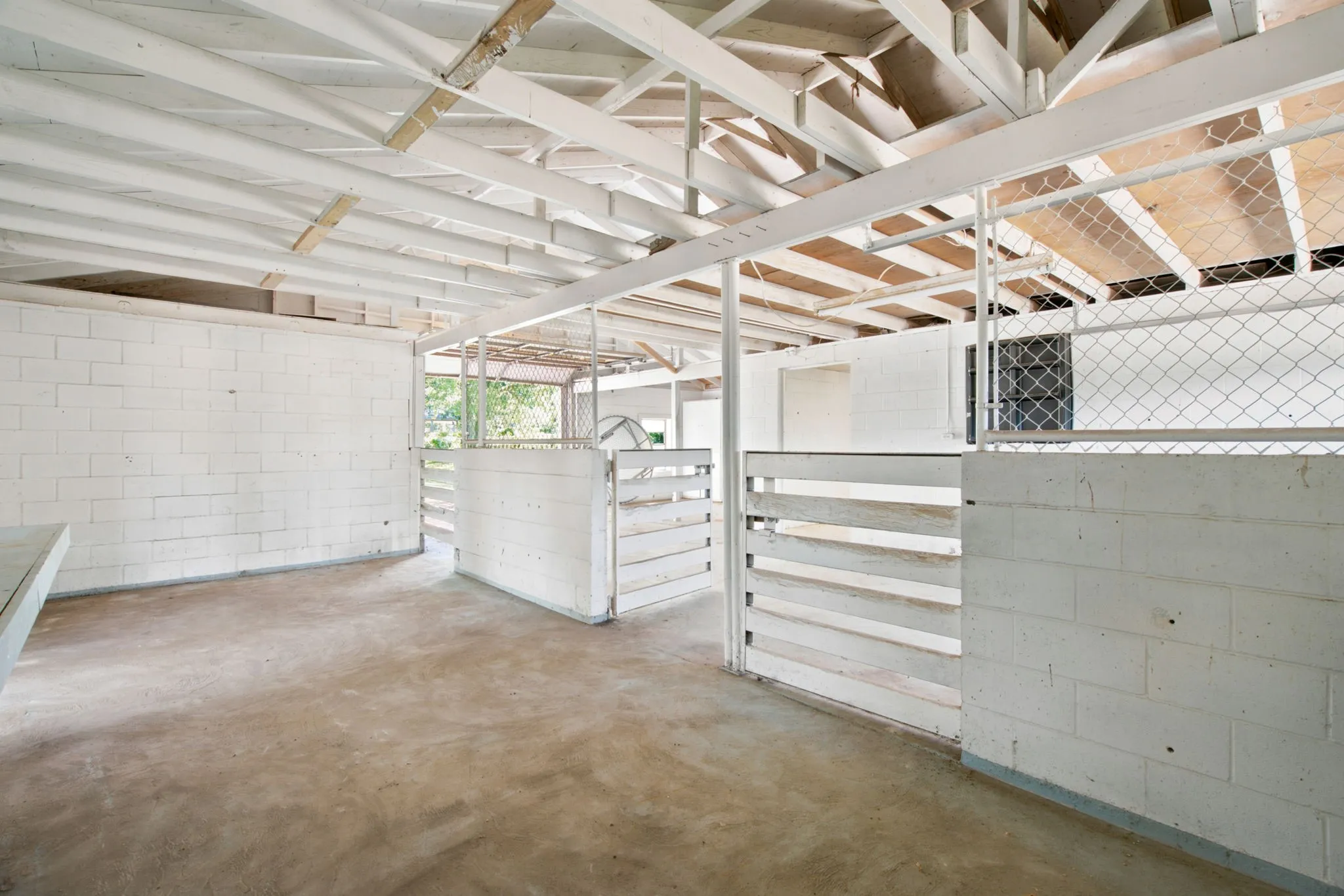 Single Family Residence For Sale in Tarrant County , 435 Horseshoe Trail W, Aledo, Texas 76008, 4 Bedroom, 4 Bathroom, 2 Garage spaces, 4,500 Sqft, built in 1952, mls#21357833, Real Estate Agent in Aledo, Homes For Sale in Tarrant county, Homes For Sale in Aledo, Realtor in Aledo Texas, Real Estate Brokerage Independent Realty Texas, Luminita Cordes Realtor