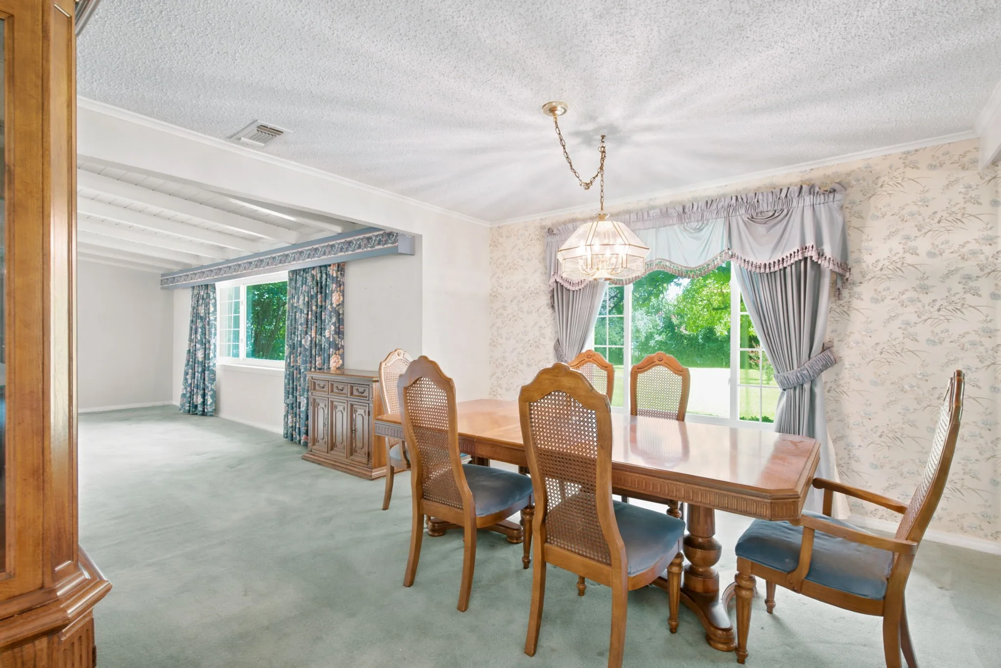 Single Family Residence For Sale in Tarrant County , 435 Horseshoe Trail W, Aledo, Texas 76008, 4 Bedroom, 4 Bathroom, 2 Garage spaces, 4,500 Sqft, built in 1952, mls#21357833, Real Estate Agent in Aledo, Homes For Sale in Tarrant county, Homes For Sale in Aledo, Realtor in Aledo Texas, Real Estate Brokerage Independent Realty Texas, Luminita Cordes Realtor