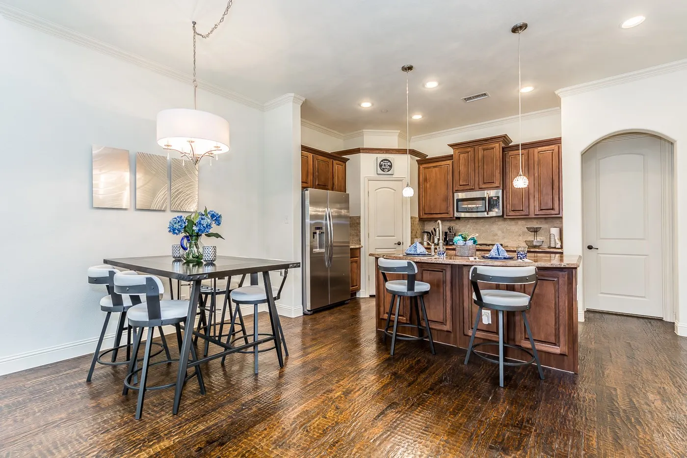 Townhouse For Rent in Collin County , 7920 Osborn Parkway, Plano, Texas 75024, 3 Bedroom, 4 Bathroom, 2 Garage spaces, 2,054 Sqft, built in 2010, mls#21360711, Real Estate Agent in Plano, Homes For Rent in Collin county, Homes For Rent in Plano, Realtor in Plano Texas, Real Estate Brokerage Independent Realty Texas, Luminita Cordes Realtor