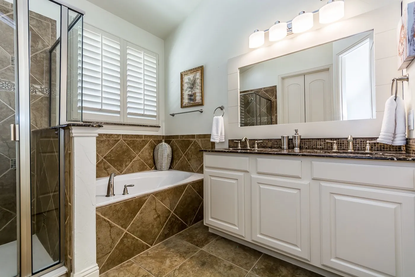 Townhouse For Rent in Collin County , 7920 Osborn Parkway, Plano, Texas 75024, 3 Bedroom, 4 Bathroom, 2 Garage spaces, 2,054 Sqft, built in 2010, mls#21360711, Real Estate Agent in Plano, Homes For Rent in Collin county, Homes For Rent in Plano, Realtor in Plano Texas, Real Estate Brokerage Independent Realty Texas, Luminita Cordes Realtor