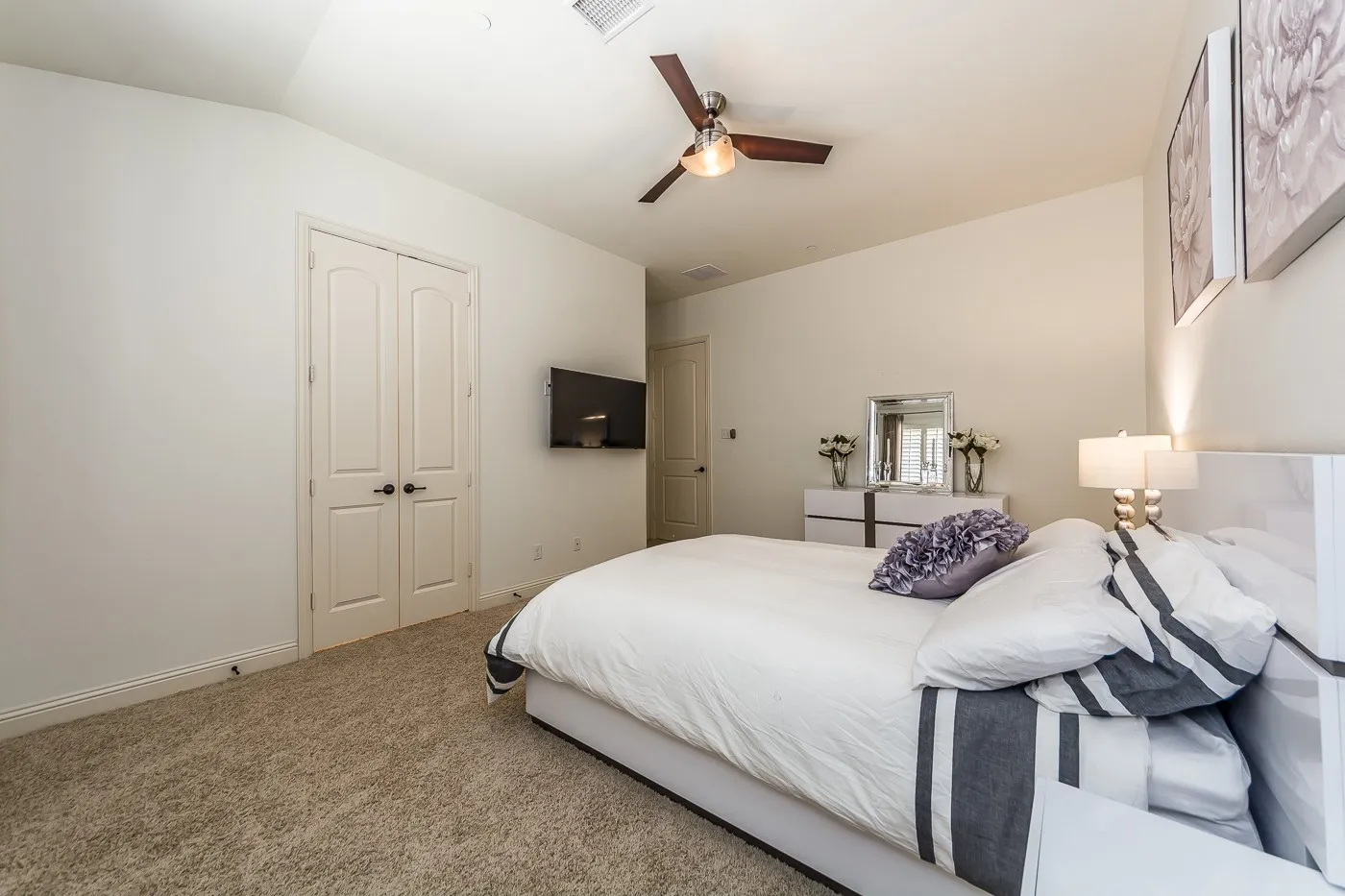 Townhouse For Rent in Collin County , 7920 Osborn Parkway, Plano, Texas 75024, 3 Bedroom, 4 Bathroom, 2 Garage spaces, 2,054 Sqft, built in 2010, mls#21360711, Real Estate Agent in Plano, Homes For Rent in Collin county, Homes For Rent in Plano, Realtor in Plano Texas, Real Estate Brokerage Independent Realty Texas, Luminita Cordes Realtor