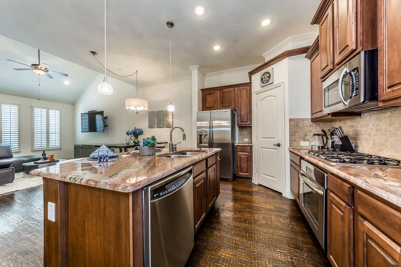 Townhouse For Rent in Collin County , 7920 Osborn Parkway, Plano, Texas 75024, 3 Bedroom, 4 Bathroom, 2 Garage spaces, 2,054 Sqft, built in 2010, mls#21360711, Real Estate Agent in Plano, Homes For Rent in Collin county, Homes For Rent in Plano, Realtor in Plano Texas, Real Estate Brokerage Independent Realty Texas, Luminita Cordes Realtor