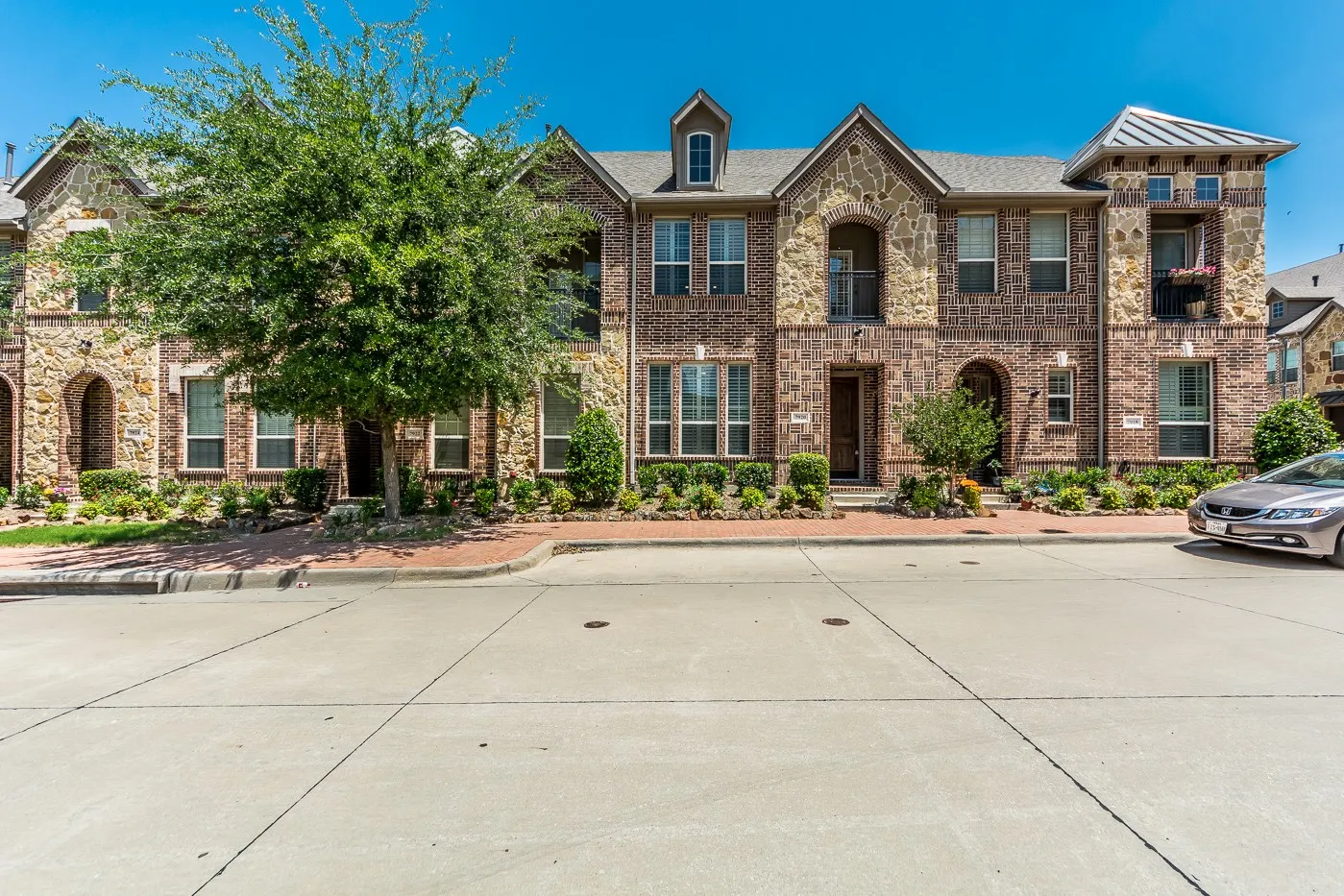 Townhouse For Rent in Collin County , 7920 Osborn Parkway, Plano, Texas 75024, 3 Bedroom, 4 Bathroom, 2 Garage spaces, 2,054 Sqft, built in 2010, mls#21360711, Real Estate Agent in Plano, Homes For Rent in Collin county, Homes For Rent in Plano, Realtor in Plano Texas, Real Estate Brokerage Independent Realty Texas, Luminita Cordes Realtor