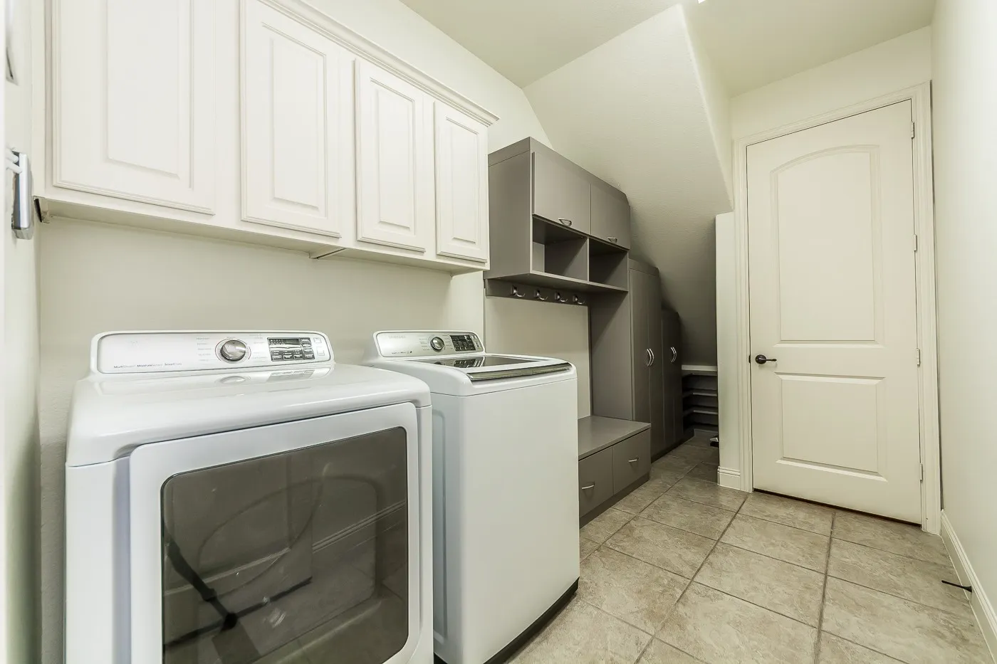 Townhouse For Rent in Collin County , 7920 Osborn Parkway, Plano, Texas 75024, 3 Bedroom, 4 Bathroom, 2 Garage spaces, 2,054 Sqft, built in 2010, mls#21360711, Real Estate Agent in Plano, Homes For Rent in Collin county, Homes For Rent in Plano, Realtor in Plano Texas, Real Estate Brokerage Independent Realty Texas, Luminita Cordes Realtor