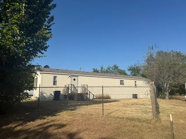 Mobile Home For Sale in Wise County , 1002 E Business 380 9, Decatur, Texas 76234, 3 Bedroom, 2 Bathroom, Garage spaces, 960 Sqft, built in 2013, mls#21360712, Real Estate Agent in Decatur, Homes For Sale in Wise county, Homes For Sale in Decatur, Realtor in Decatur Texas, Real Estate Brokerage Independent Realty Texas, Luminita Cordes Realtor