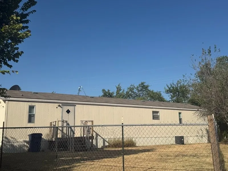 Mobile Home For Sale in Wise County , 1002 E Business 380 9, Decatur, Texas 76234, 3 Bedroom, 2 Bathroom, Garage spaces, 960 Sqft, built in 2013, mls#21360712, Real Estate Agent in Decatur, Homes For Sale in Wise county, Homes For Sale in Decatur, Realtor in Decatur Texas, Real Estate Brokerage Independent Realty Texas, Luminita Cordes Realtor