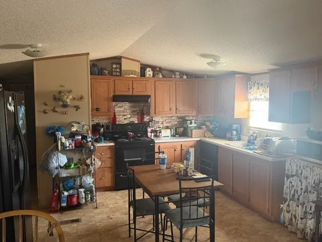 Mobile Home For Sale in Wise County , 1002 E Business 380 9, Decatur, Texas 76234, 3 Bedroom, 2 Bathroom, Garage spaces, 960 Sqft, built in 2013, mls#21360712, Real Estate Agent in Decatur, Homes For Sale in Wise county, Homes For Sale in Decatur, Realtor in Decatur Texas, Real Estate Brokerage Independent Realty Texas, Luminita Cordes Realtor