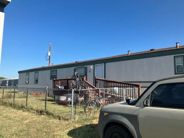 Mobile Home For Sale in Denton County , 106 Preston Drive, Sanger, Texas 76266, 3 Bedroom, 2 Bathroom, Garage spaces, 1,368 Sqft, built in 1997, mls#21360714, Real Estate Agent in Sanger, Homes For Sale in Denton county, Homes For Sale in Sanger, Realtor in Sanger Texas, Real Estate Brokerage Independent Realty Texas, Luminita Cordes Realtor