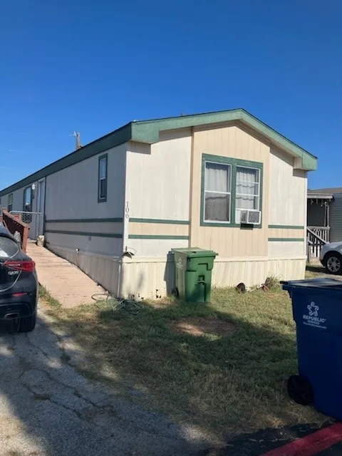 Mobile Home For Sale in Denton County , 106 Preston Drive, Sanger, Texas 76266, 3 Bedroom, 2 Bathroom, Garage spaces, 1,368 Sqft, built in 1997, mls#21360714, Real Estate Agent in Sanger, Homes For Sale in Denton county, Homes For Sale in Sanger, Realtor in Sanger Texas, Real Estate Brokerage Independent Realty Texas, Luminita Cordes Realtor