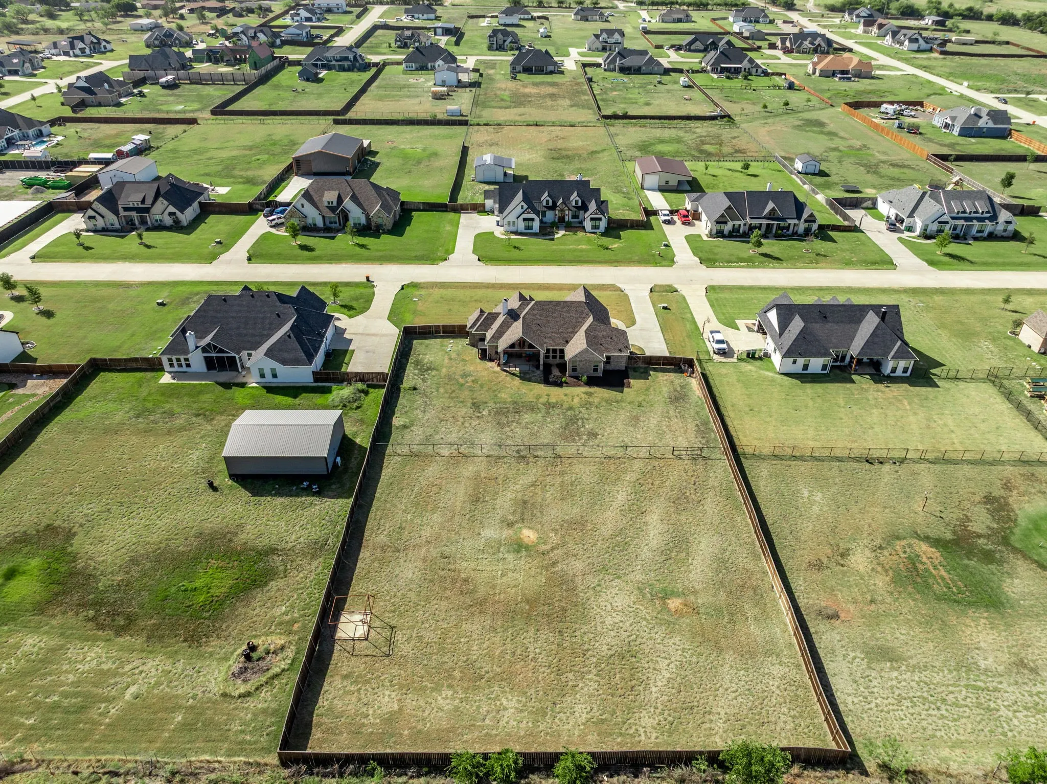 Single Family Residence For Sale in Ellis County , 6450 Eyrie Bend, Waxahachie, Texas 75167, 3 Bedroom, 2 Bathroom, 2 Garage spaces, 2,197 Sqft, built in 2020, mls#21360672, Real Estate Agent in Waxahachie, Homes For Sale in Ellis county, Homes For Sale in Waxahachie, Realtor in Waxahachie Texas, Real Estate Brokerage Independent Realty Texas, Luminita Cordes Realtor