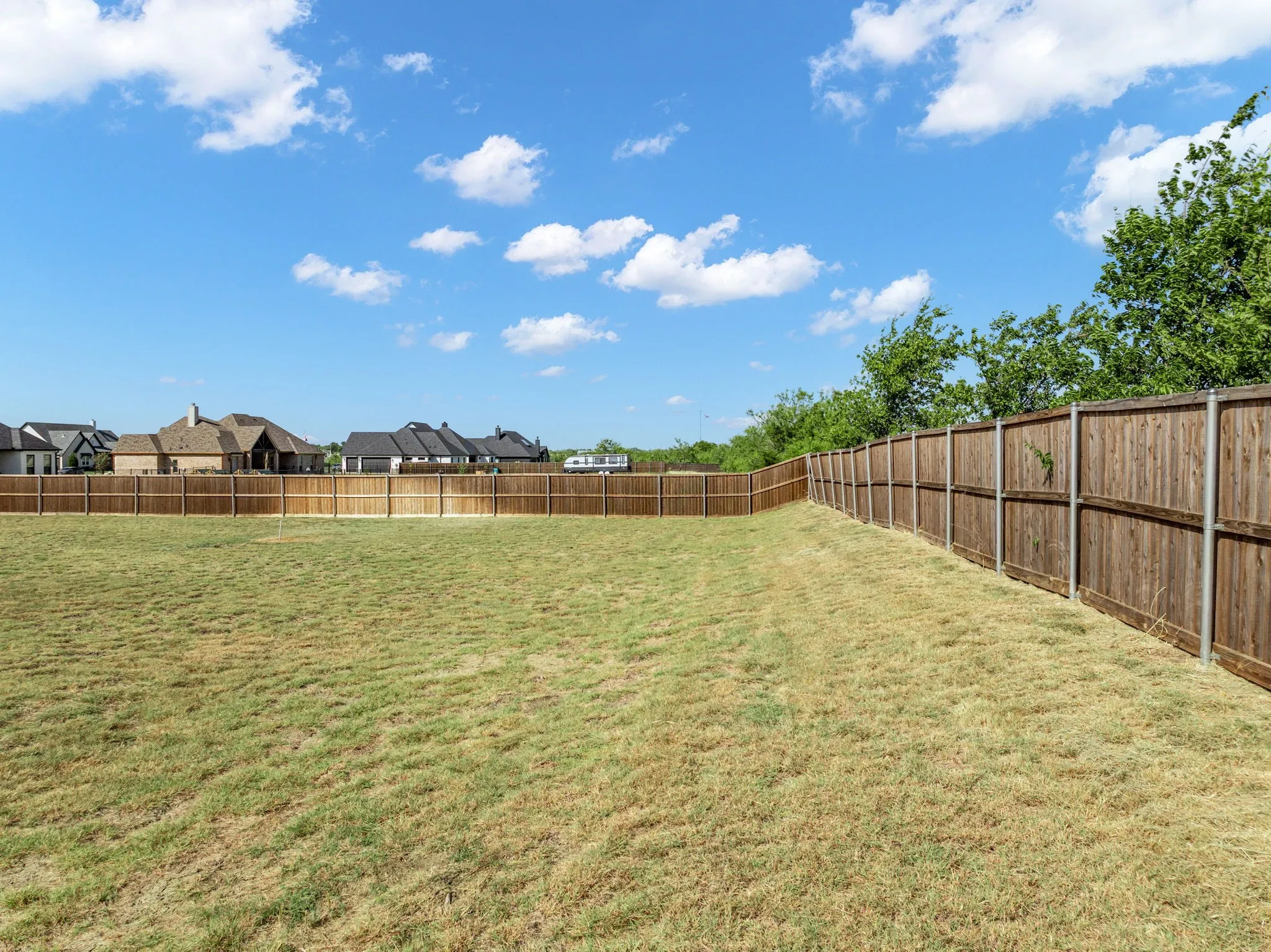 Single Family Residence For Sale in Ellis County , 6450 Eyrie Bend, Waxahachie, Texas 75167, 3 Bedroom, 2 Bathroom, 2 Garage spaces, 2,197 Sqft, built in 2020, mls#21360672, Real Estate Agent in Waxahachie, Homes For Sale in Ellis county, Homes For Sale in Waxahachie, Realtor in Waxahachie Texas, Real Estate Brokerage Independent Realty Texas, Luminita Cordes Realtor
