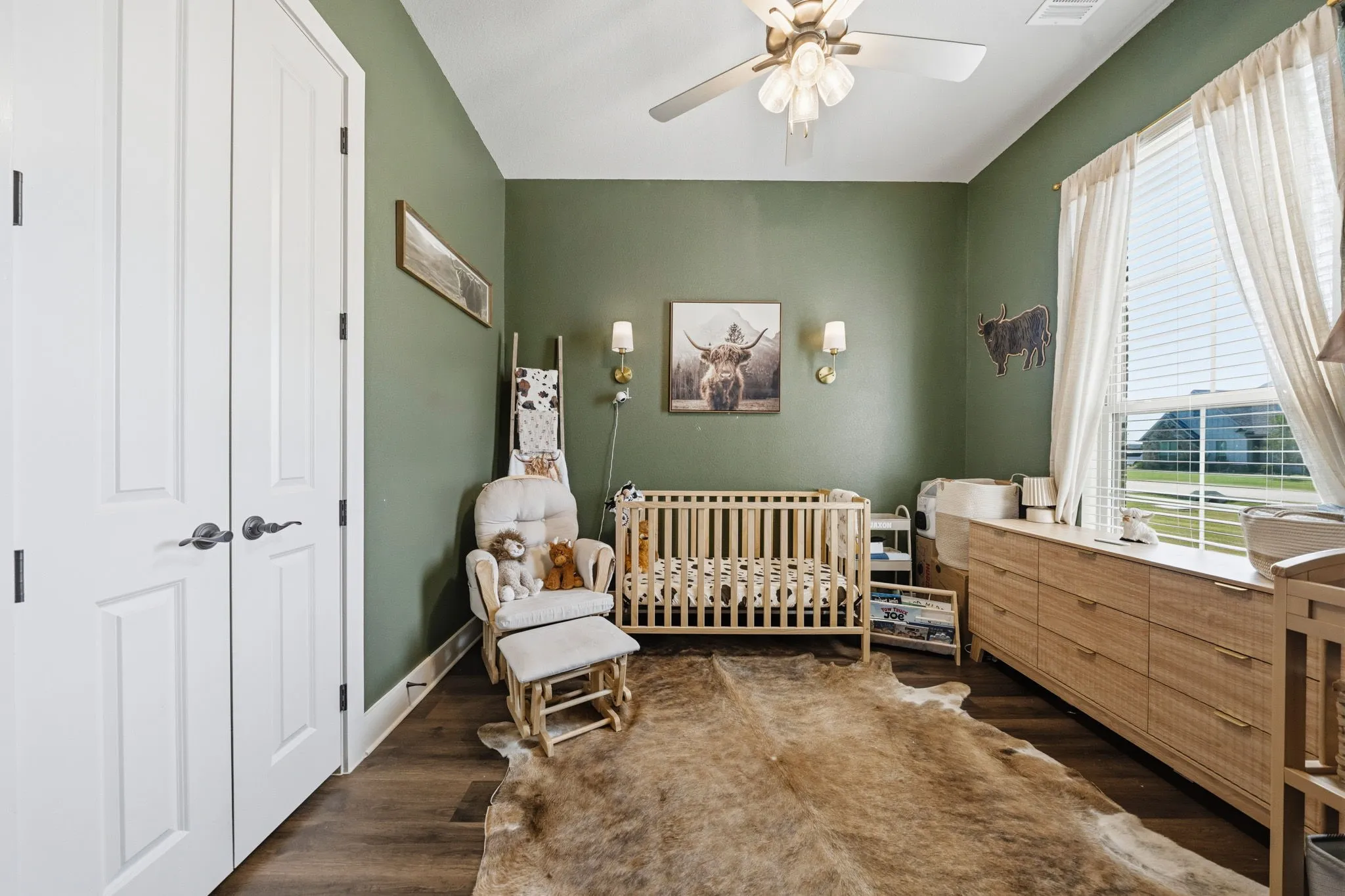 Single Family Residence For Sale in Ellis County , 6450 Eyrie Bend, Waxahachie, Texas 75167, 3 Bedroom, 2 Bathroom, 2 Garage spaces, 2,197 Sqft, built in 2020, mls#21360672, Real Estate Agent in Waxahachie, Homes For Sale in Ellis county, Homes For Sale in Waxahachie, Realtor in Waxahachie Texas, Real Estate Brokerage Independent Realty Texas, Luminita Cordes Realtor