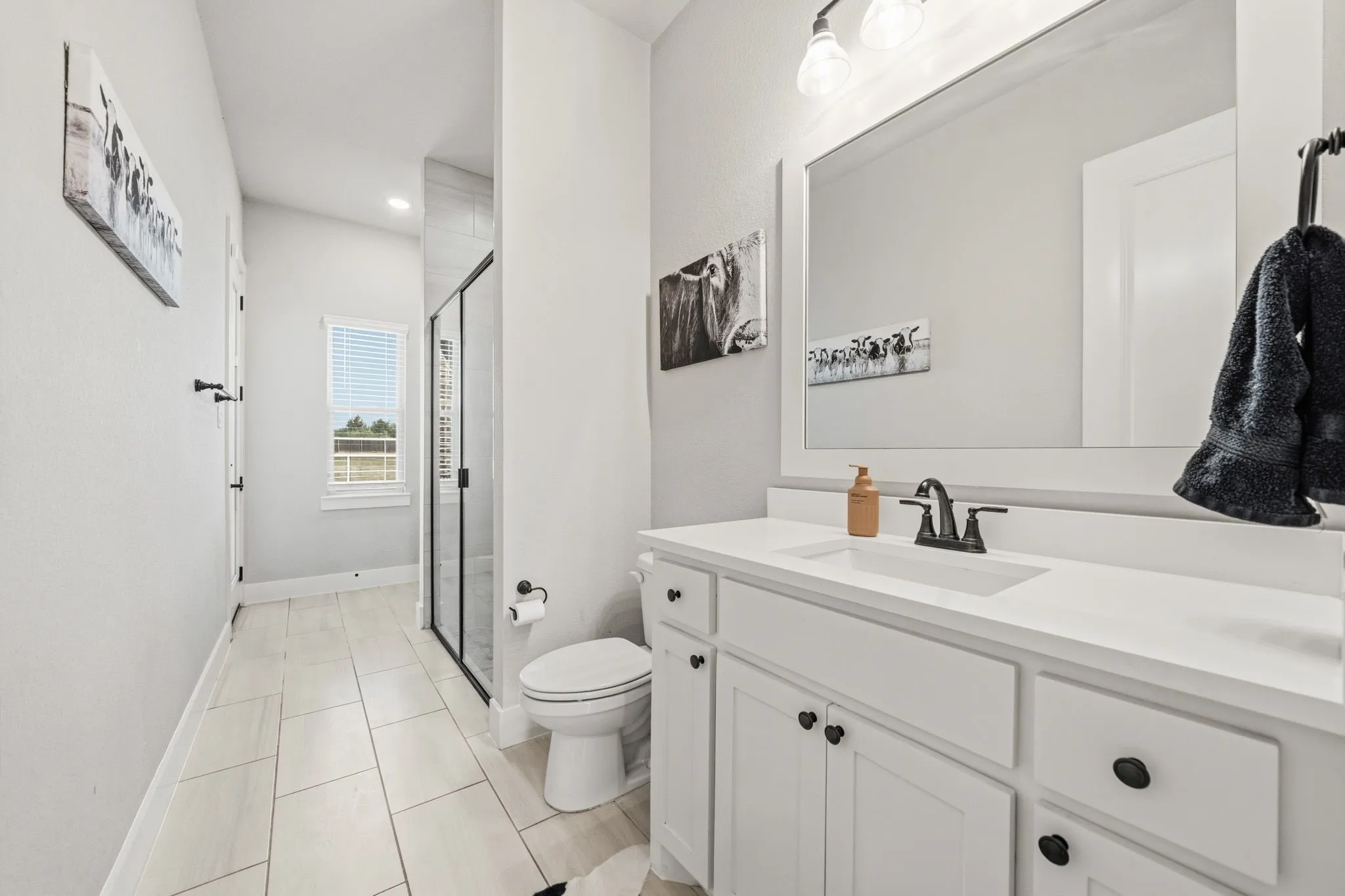 Single Family Residence For Sale in Ellis County , 6450 Eyrie Bend, Waxahachie, Texas 75167, 3 Bedroom, 2 Bathroom, 2 Garage spaces, 2,197 Sqft, built in 2020, mls#21360672, Real Estate Agent in Waxahachie, Homes For Sale in Ellis county, Homes For Sale in Waxahachie, Realtor in Waxahachie Texas, Real Estate Brokerage Independent Realty Texas, Luminita Cordes Realtor