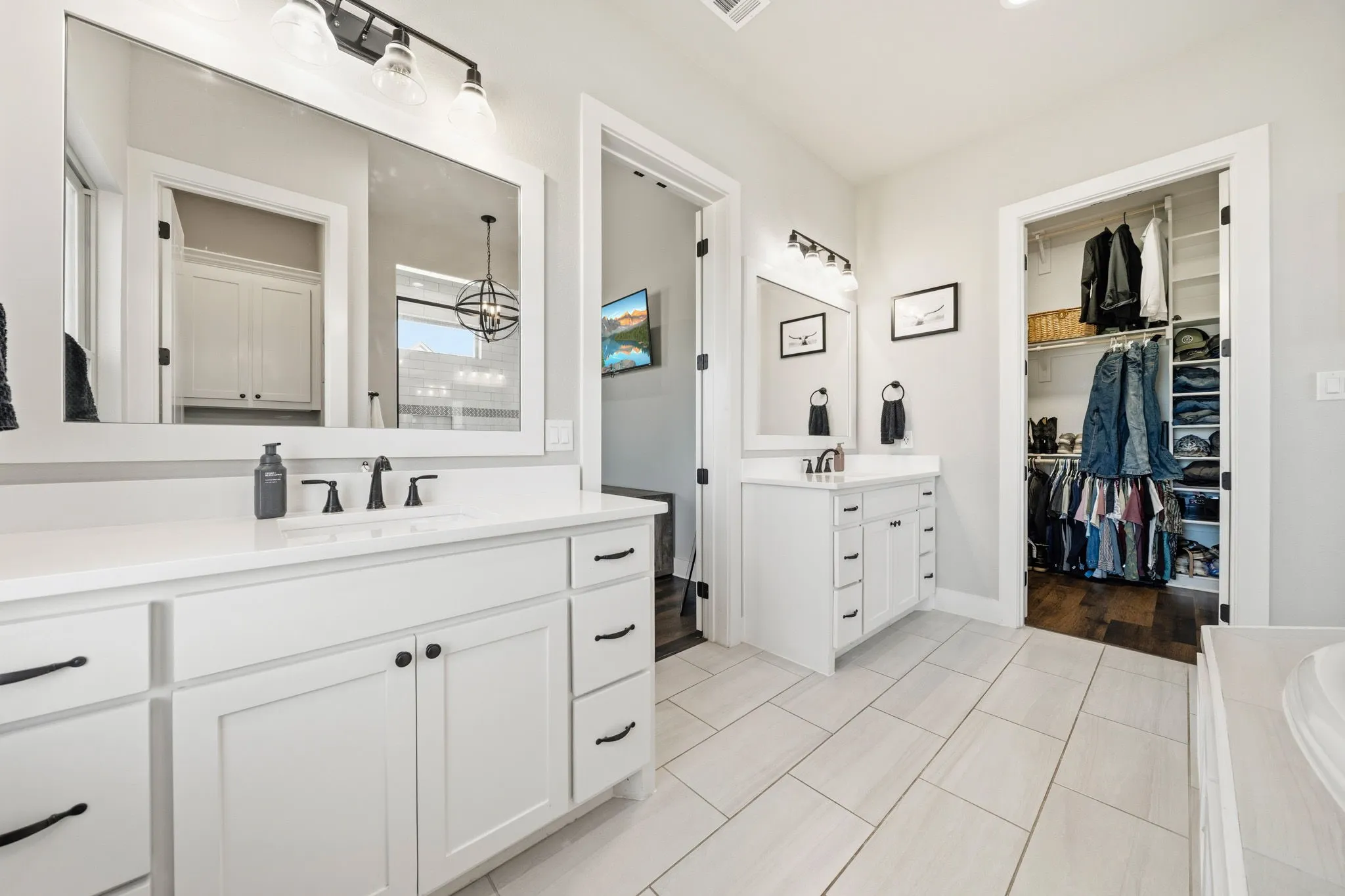 Single Family Residence For Sale in Ellis County , 6450 Eyrie Bend, Waxahachie, Texas 75167, 3 Bedroom, 2 Bathroom, 2 Garage spaces, 2,197 Sqft, built in 2020, mls#21360672, Real Estate Agent in Waxahachie, Homes For Sale in Ellis county, Homes For Sale in Waxahachie, Realtor in Waxahachie Texas, Real Estate Brokerage Independent Realty Texas, Luminita Cordes Realtor