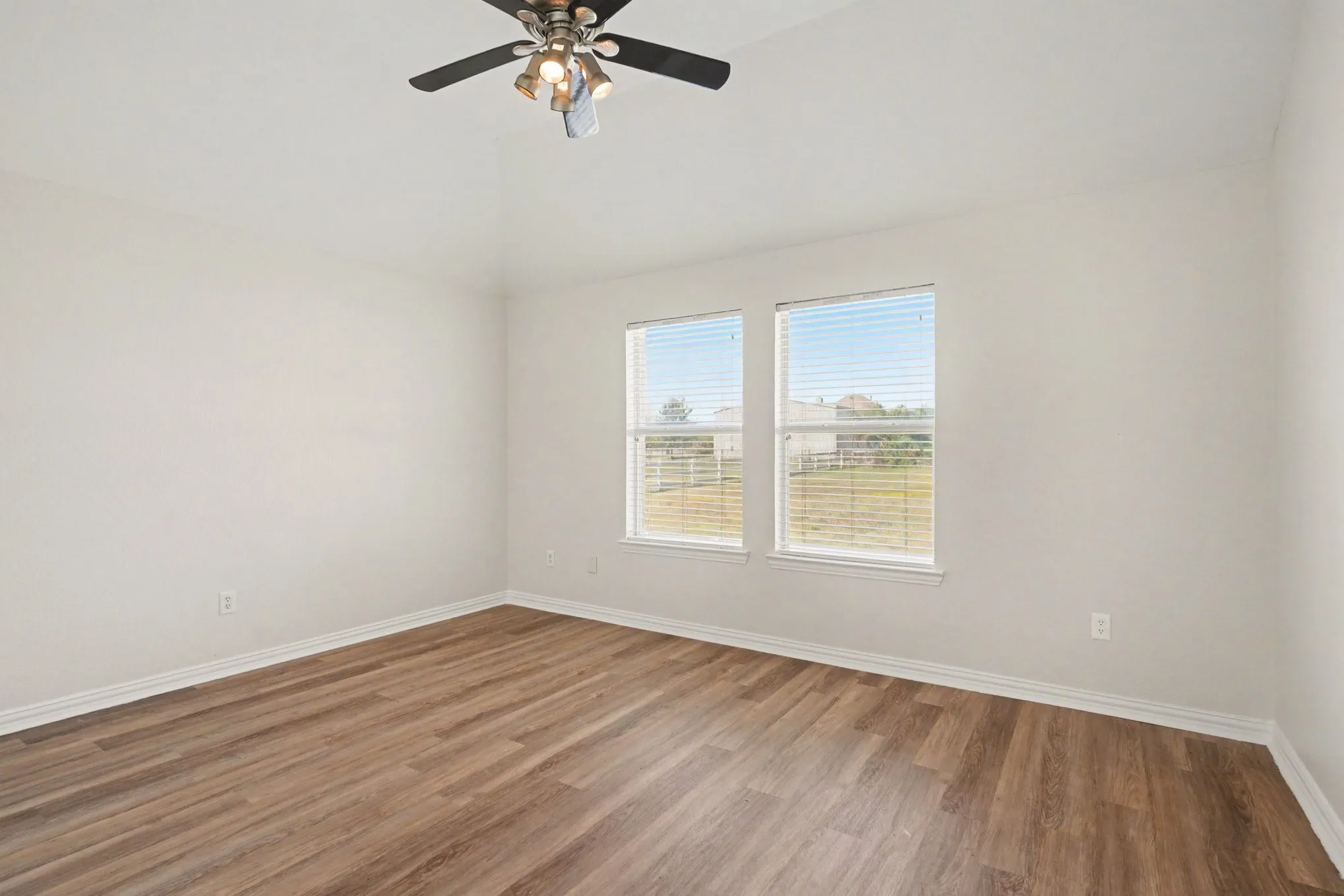 Single Family Residence For Sale in Johnson County , 4056 Running Brook Drive, Joshua, Texas 76058, 4 Bedroom, 3 Bathroom, 2 Garage spaces, 2,578 Sqft, built in 2006, mls#21360236, Real Estate Agent in Joshua, Homes For Sale in Johnson county, Homes For Sale in Joshua, Realtor in Joshua Texas, Real Estate Brokerage Independent Realty Texas, Luminita Cordes Realtor
